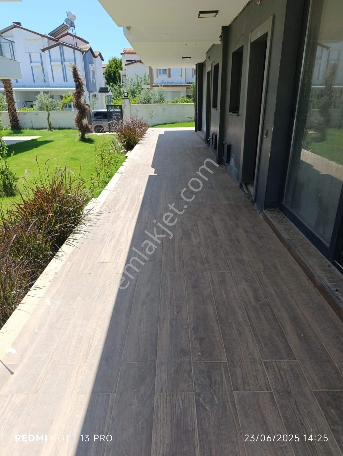 Efeler’de 3+1 Site İçerisinde, Havuzlu İskanı Alınmış Villa