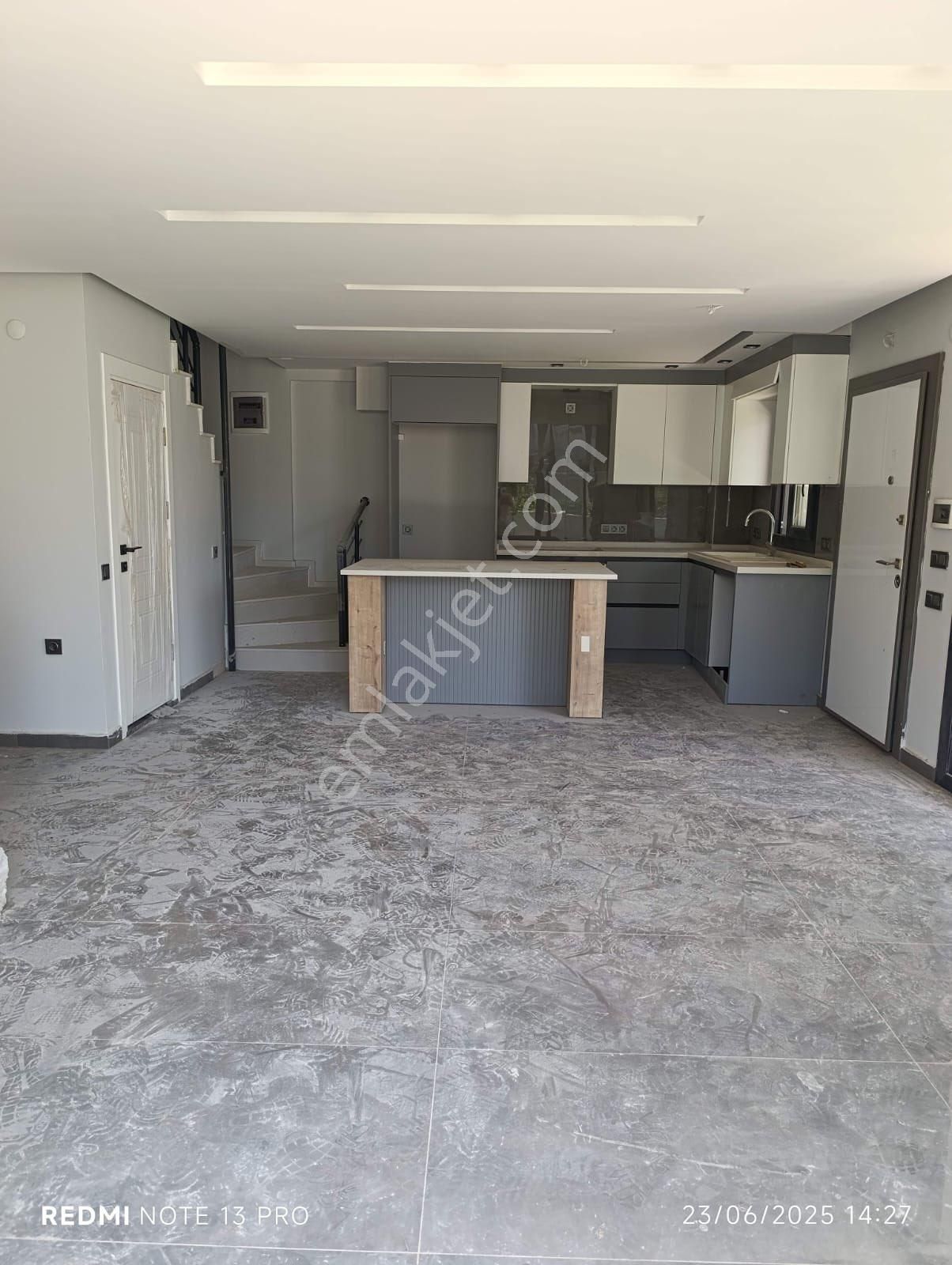 Efeler’de 3+1 Site İçerisinde, Havuzlu İskanı Alınmış Villa - Görsel 5