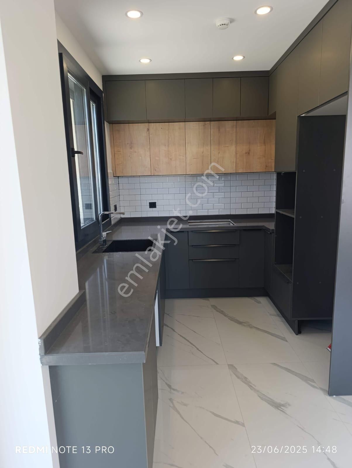 Efeler’de 3+1 Site İçerisinde, Havuzlu İskanı Alınmış Villa - Görsel 10