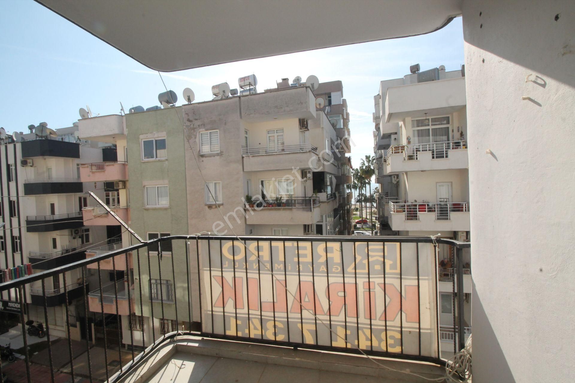 Retro’dan Gazi Mah'de Sahile Yürüme Mesafesinde Olacağınız Geniş Kiralık 4+1 - Görsel 17