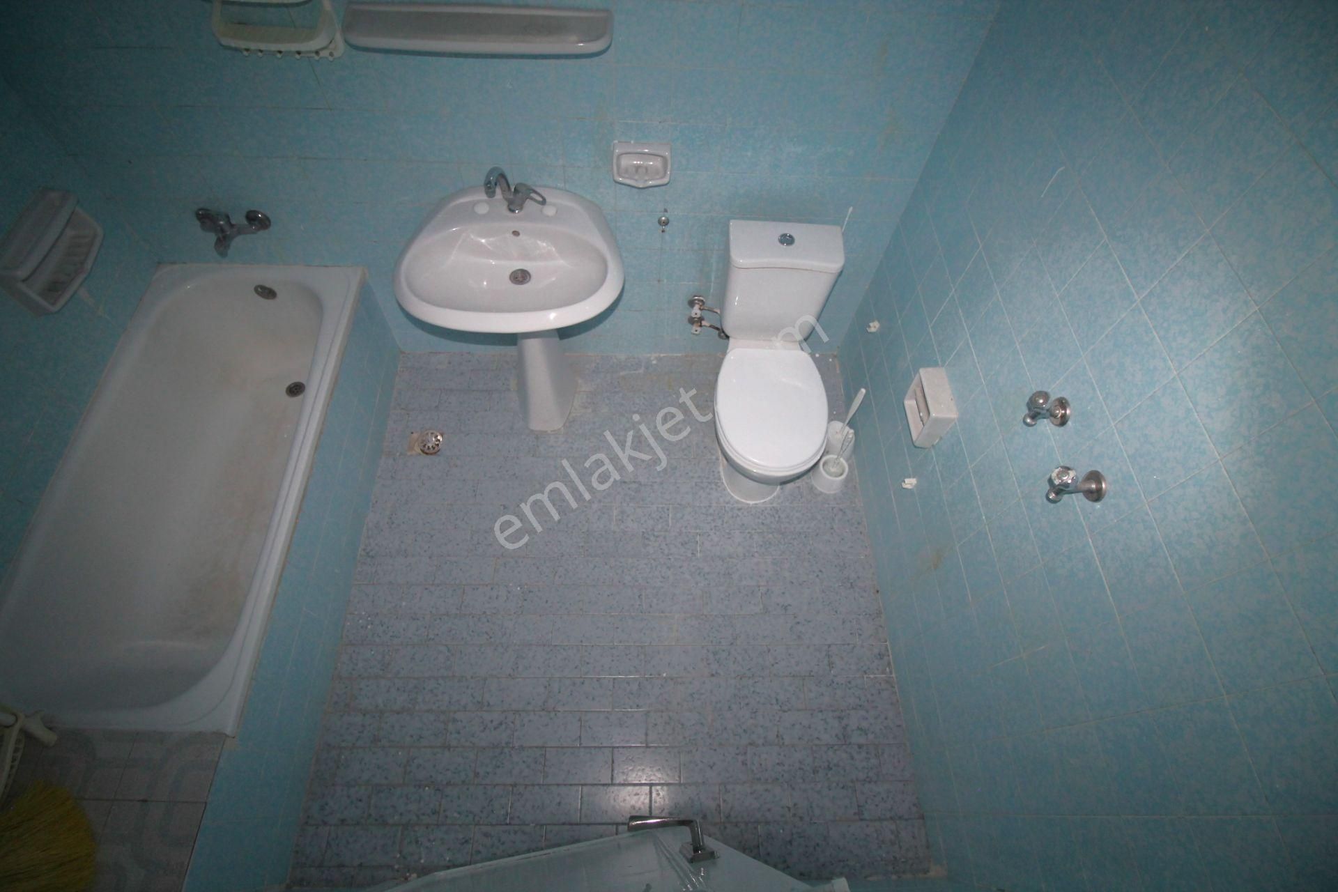 Retro’dan Gazi Mah'de Sahile Yürüme Mesafesinde Olacağınız Geniş Kiralık 4+1 - Görsel 20