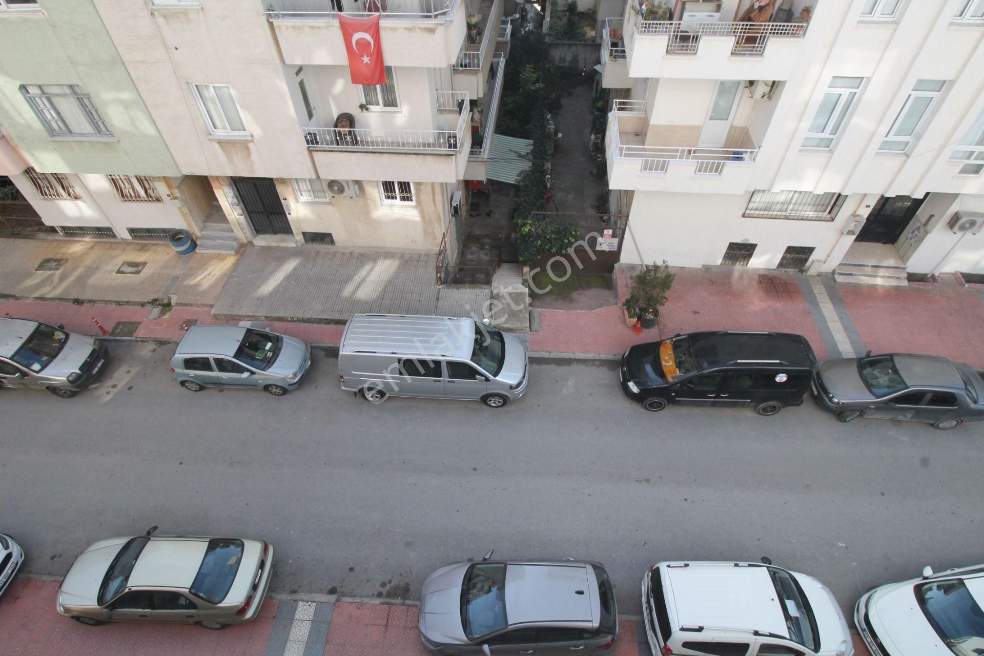 Retro’dan Gazi Mah'de Sahile Yürüme Mesafesinde Olacağınız Geniş Kiralık 4+1 - Görsel 23