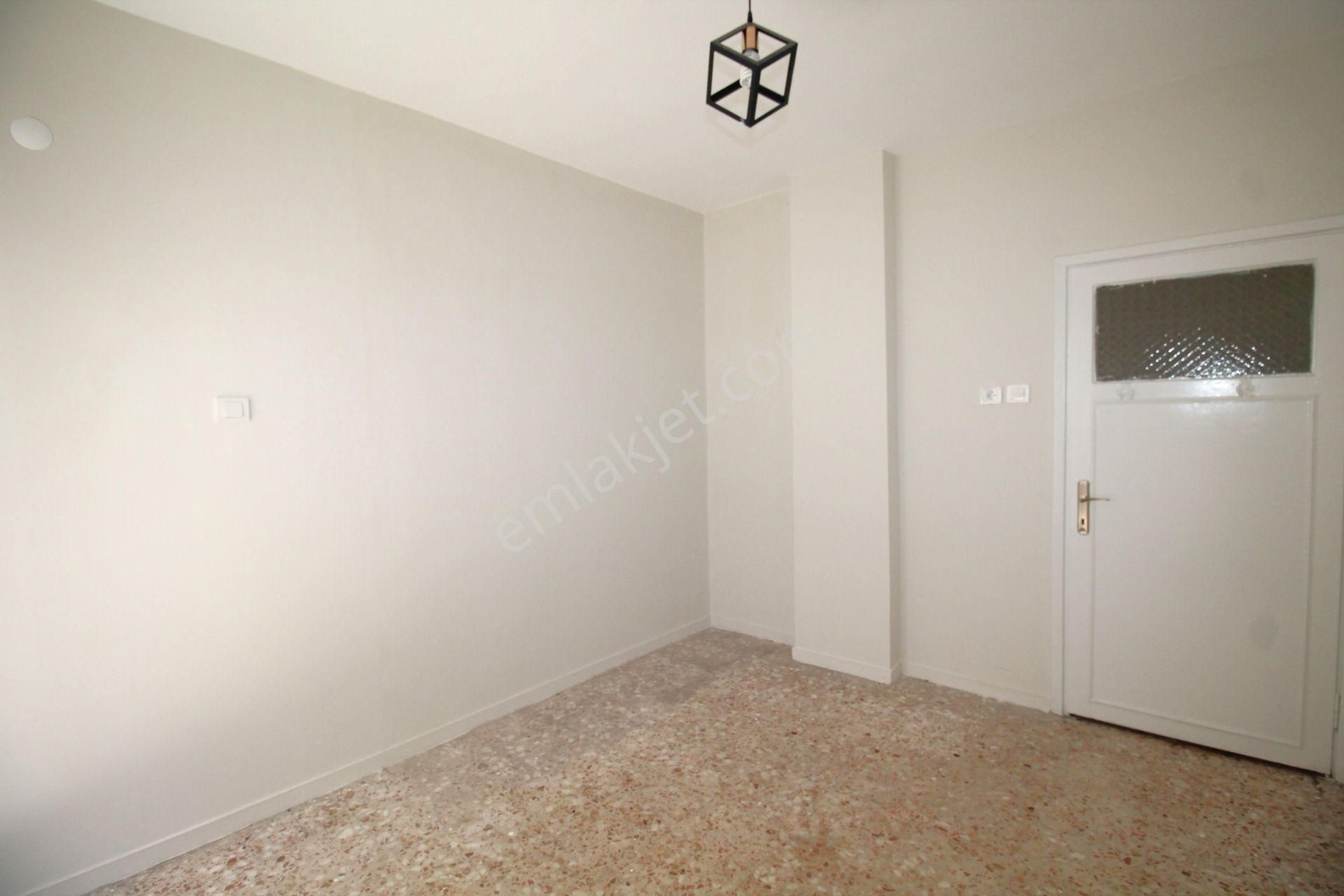 Retro’dan Gazi Mah'de Sahile Yürüme Mesafesinde Olacağınız Geniş Kiralık 4+1 - Görsel 13
