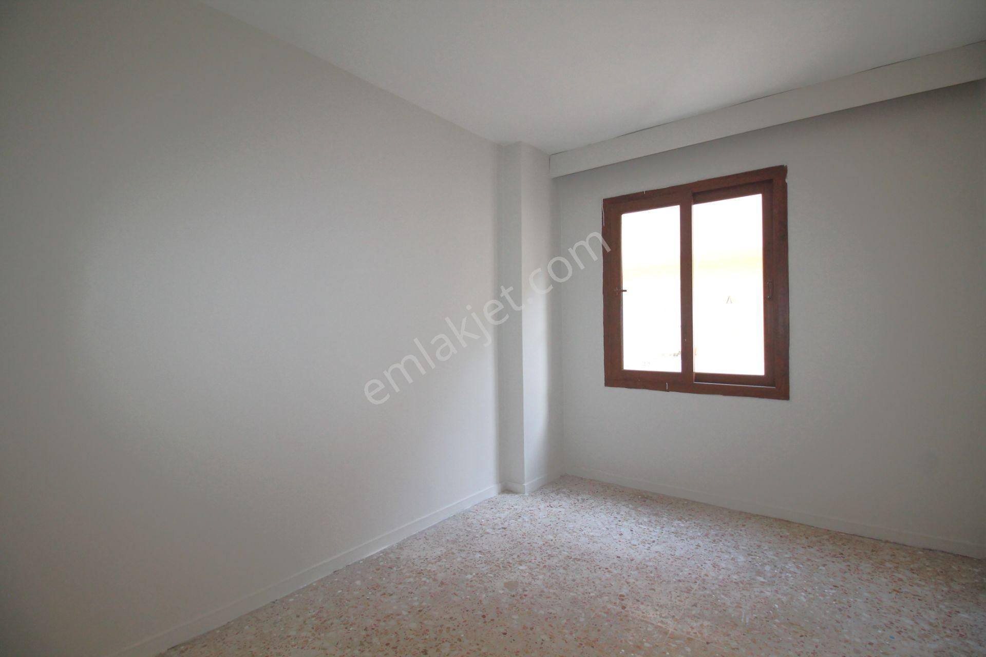 Retro’dan Gazi Mah'de Sahile Yürüme Mesafesinde Olacağınız Geniş Kiralık 4+1 - Görsel 5