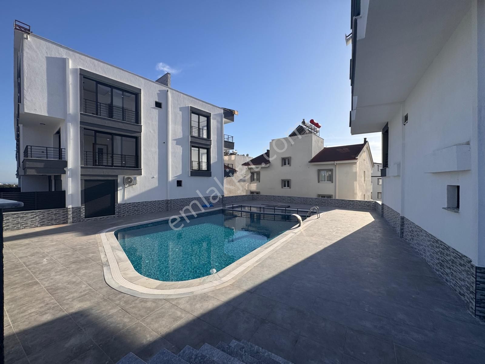 Didim Efeler Mah.havuzlu Site De Satılık 2+1 Ayrı Mutfak Sıfır Daire - Görsel 2