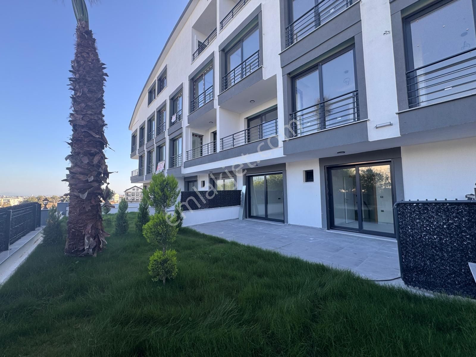 Didim Efeler Mah.havuzlu Site De Satılık 2+1 Ayrı Mutfak Sıfır Daire