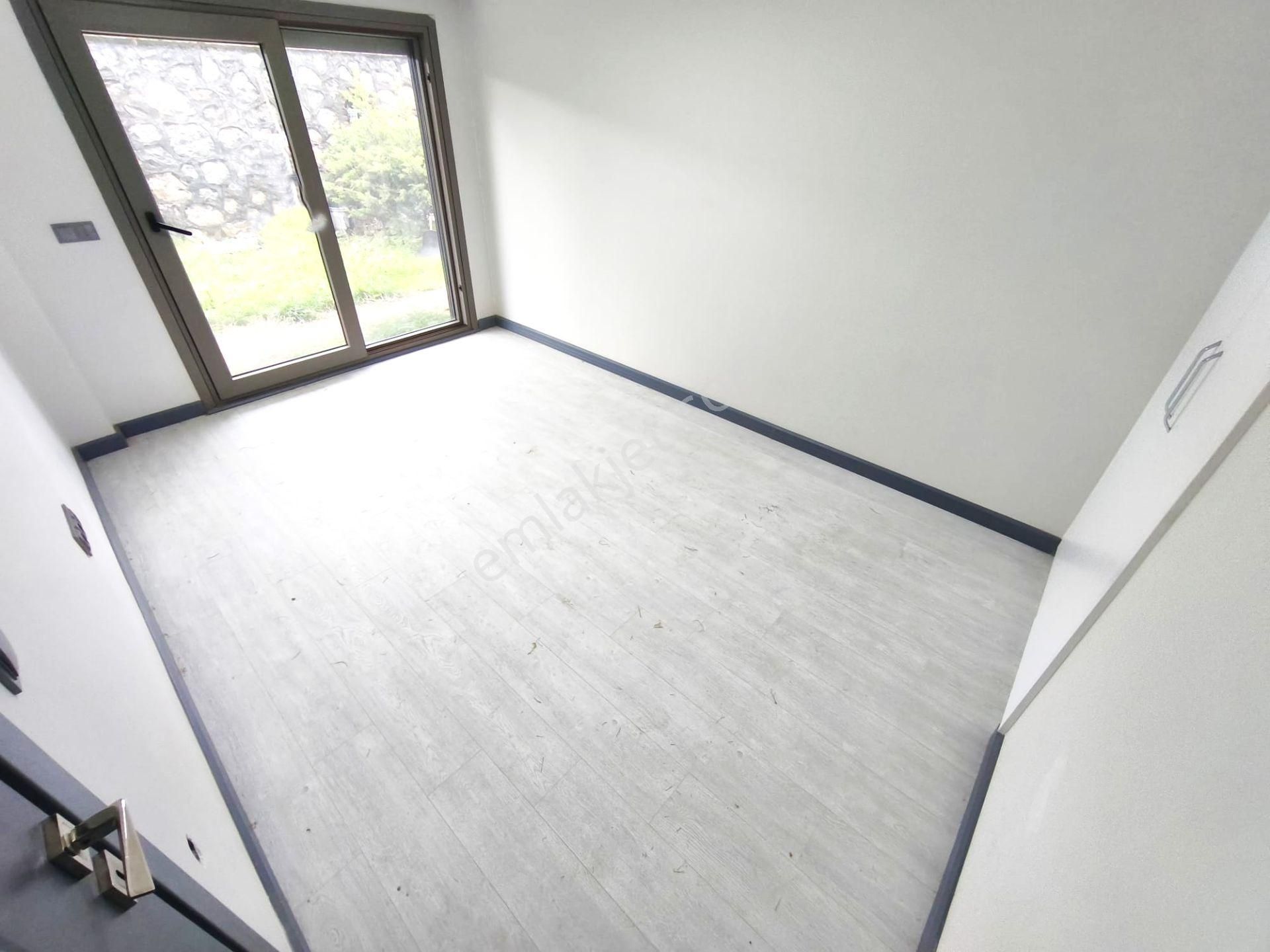 Burhaniye İskele'de Aygül'den Sıfır Denize 200 Mt Mustakil Tadında Bahçeli 3+1 Satılık Ters Dubleks - Görsel 26