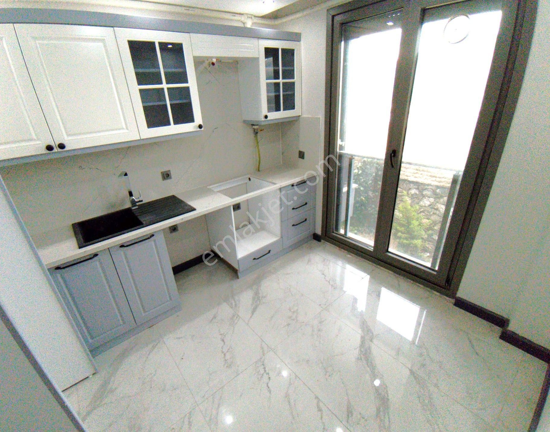 Burhaniye İskele'de Aygül'den Sıfır Denize 200 Mt Mustakil Tadında Bahçeli 3+1 Satılık Ters Dubleks - Görsel 3