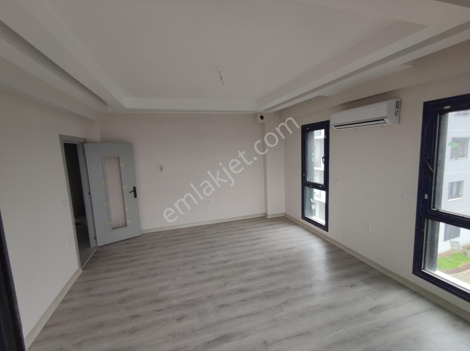 Q'zen Den Havuzlu Site İçinde Ebeveyn Banyolu Arakat 2+1 Daire - Görsel 14