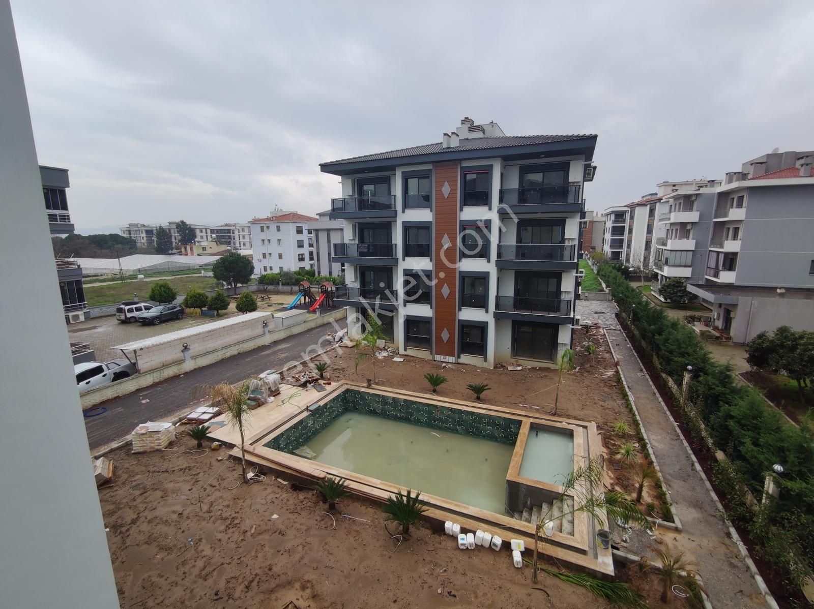 Q'zen Den Havuzlu Site İçinde Ebeveyn Banyolu Arakat 2+1 Daire - Görsel 5