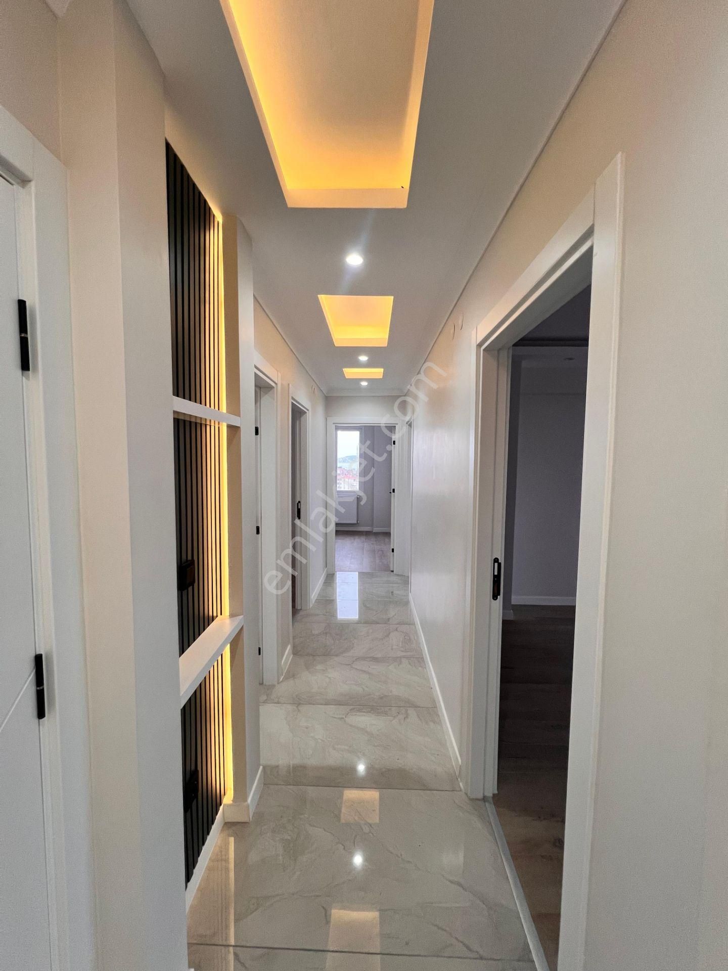 Kaçmaz'dan Sitede. İçi Yenilenmiş. Her Odada Deniz Manzaralı 3+1 - Görsel 7