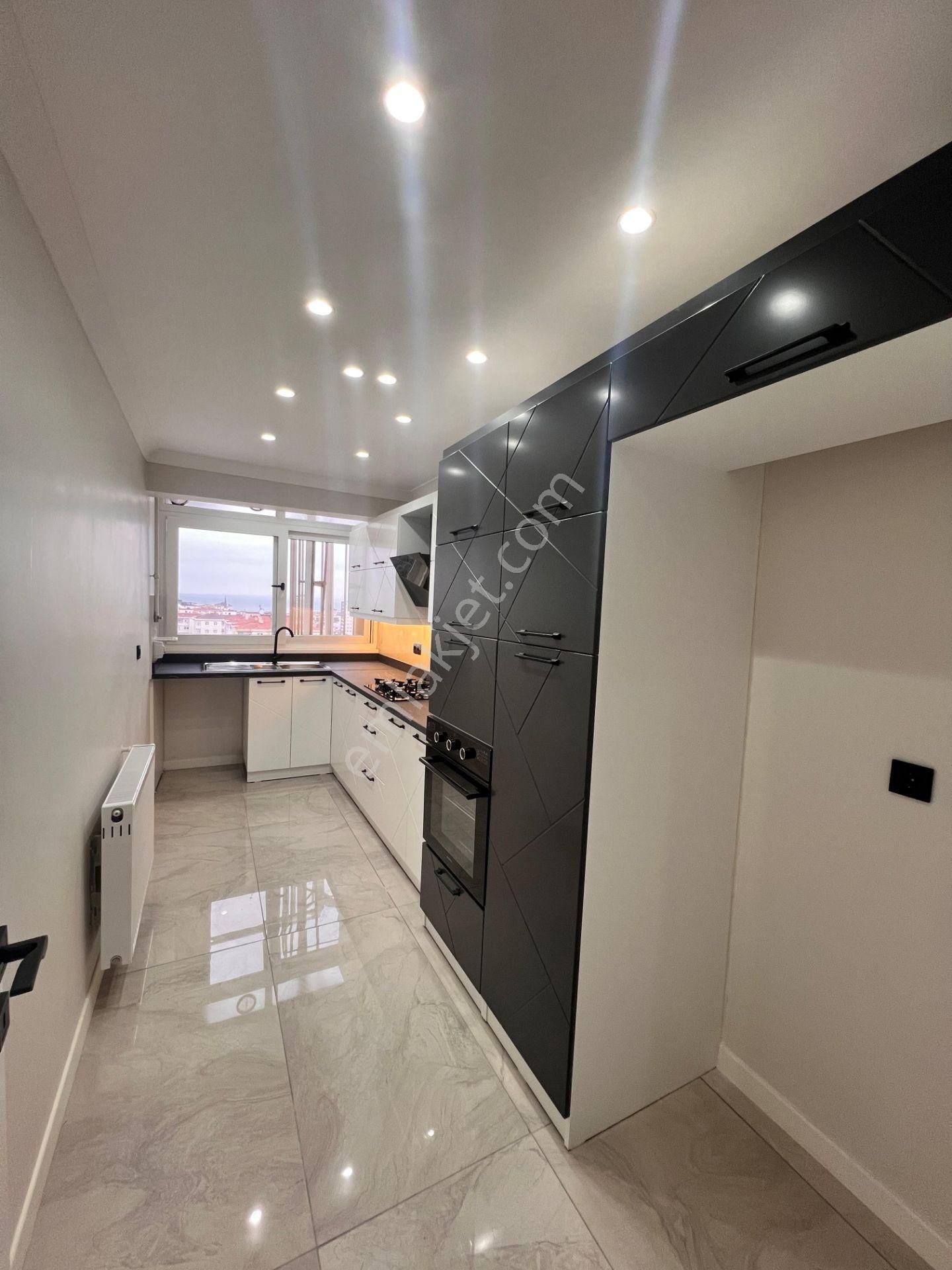 Kaçmaz'dan Sitede. İçi Yenilenmiş. Her Odada Deniz Manzaralı 3+1 - Görsel 4