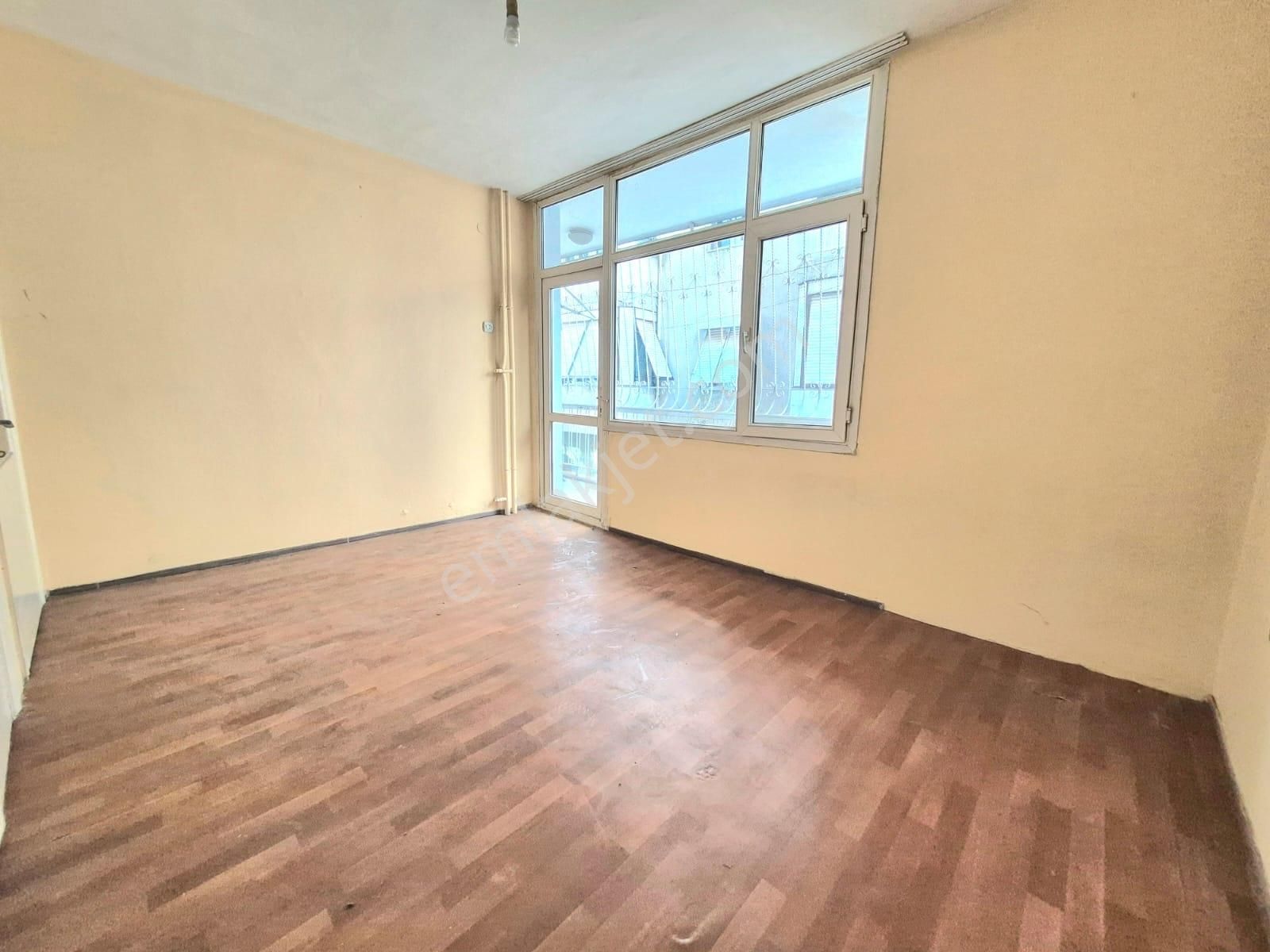 K.yaka Çarşı Ve Yuva Yakını Çift Cephe Balkon Geniş 4+1 150 M2 - Görsel 11