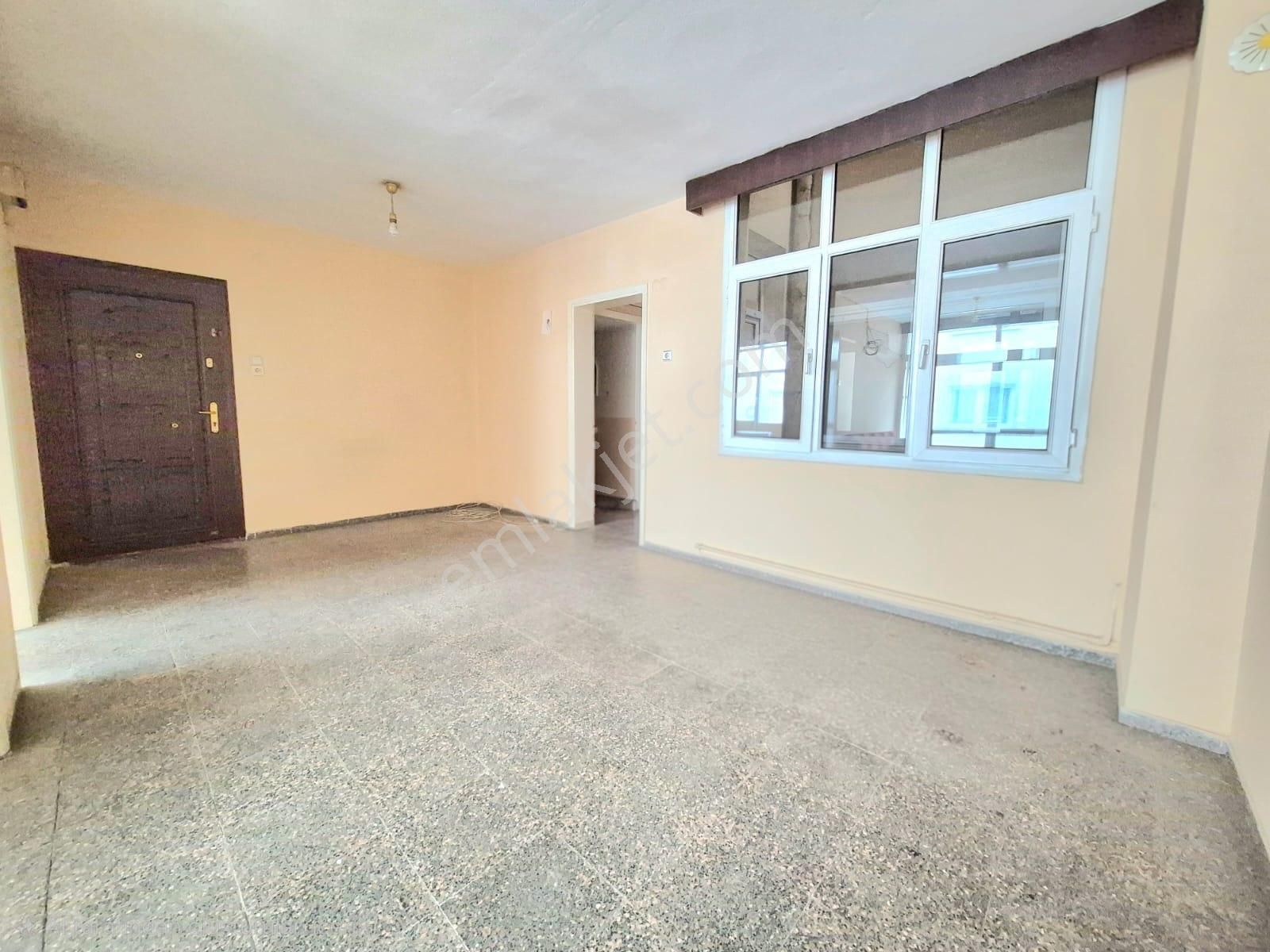 K.yaka Çarşı Ve Yuva Yakını Çift Cephe Balkon Geniş 4+1 150 M2 - Görsel 2