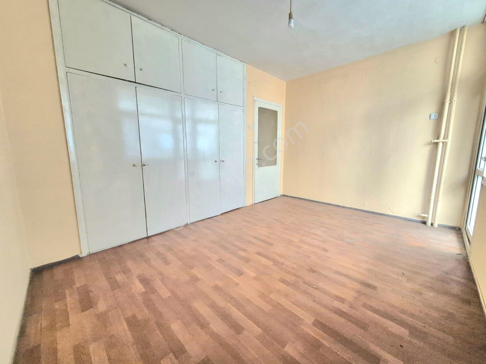 K.yaka Çarşı Ve Yuva Yakını Çift Cephe Balkon Geniş 4+1 150 M2 - Görsel 7