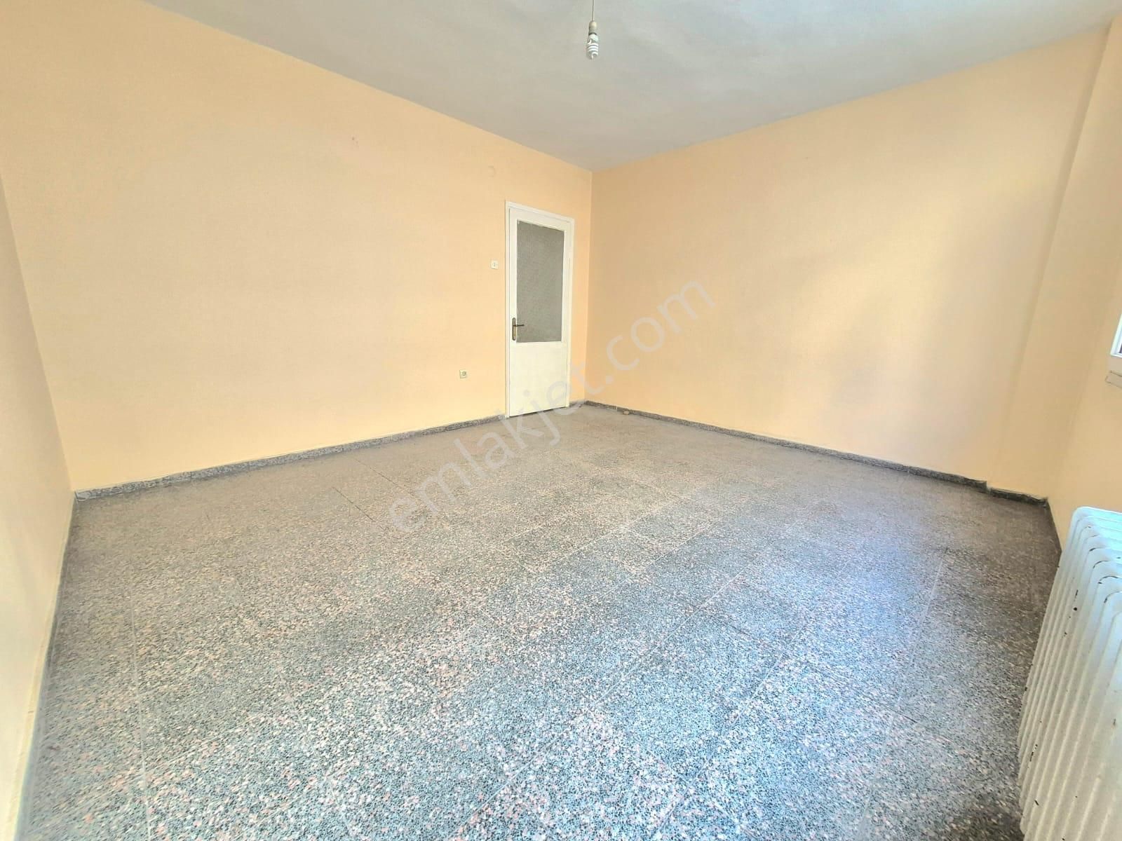 K.yaka Çarşı Ve Yuva Yakını Çift Cephe Balkon Geniş 4+1 150 M2 - Görsel 9