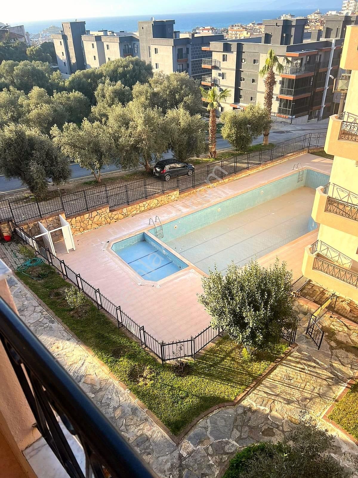 Kuşadası Merkezinde Manzaralı 3+1 Kiralık Daire - Görsel 5