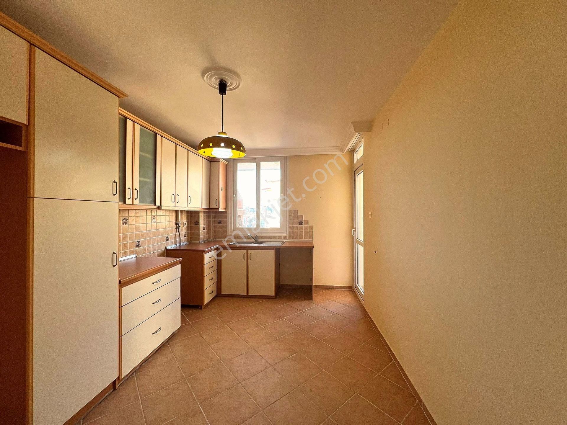 Kuşadası Merkezinde Manzaralı 3+1 Kiralık Daire - Görsel 21