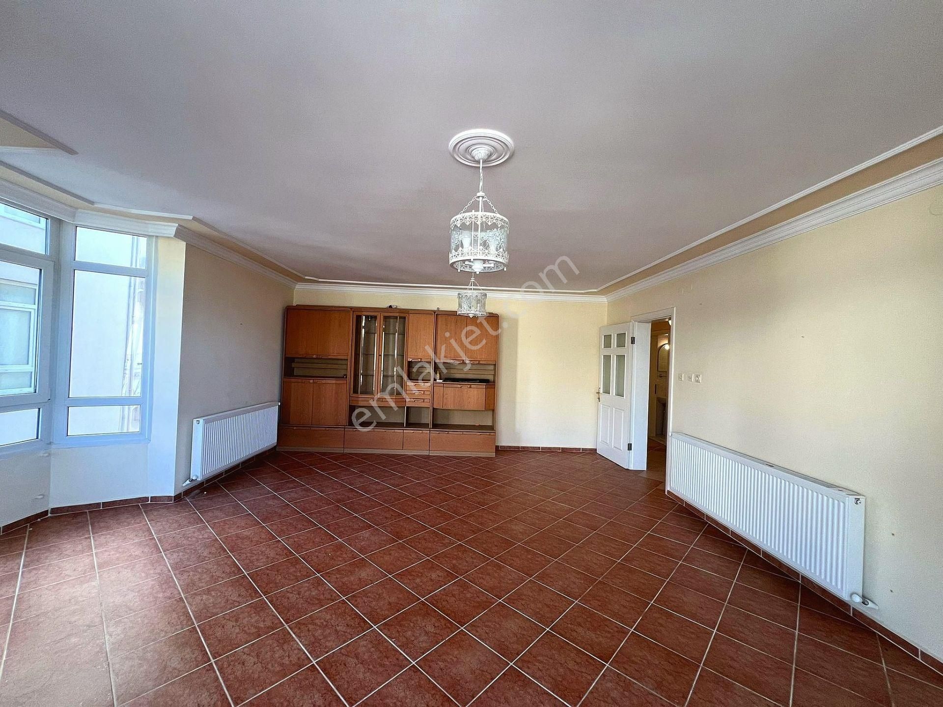 Kuşadası Merkezinde Manzaralı 3+1 Kiralık Daire - Görsel 13