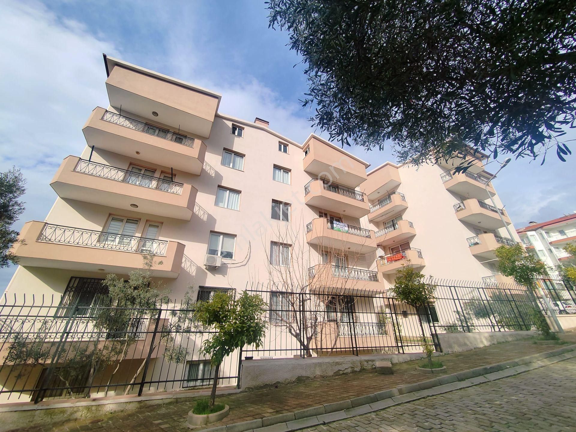 Kuşadası Merkezinde Manzaralı 3+1 Kiralık Daire - Görsel 3