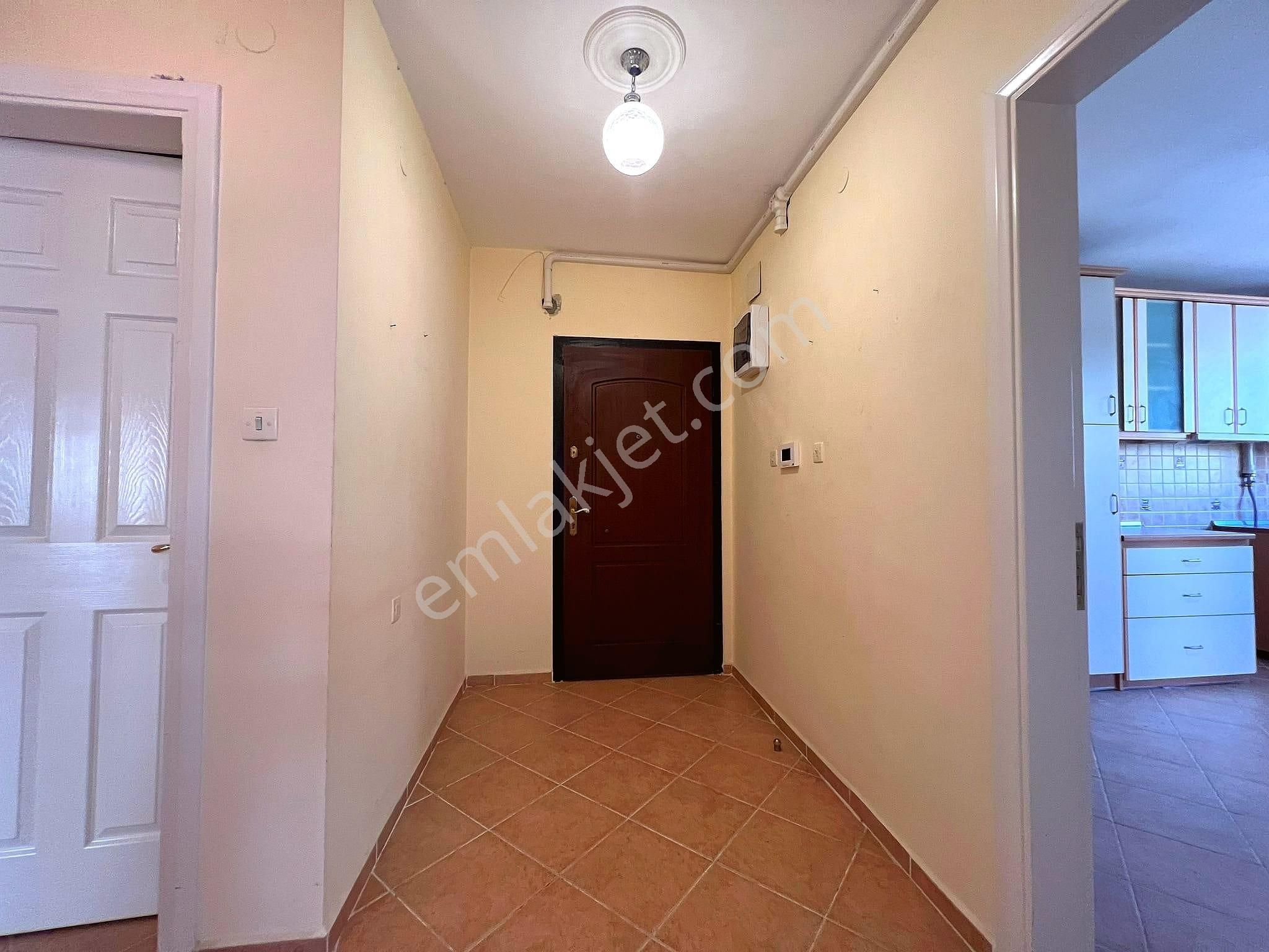 Kuşadası Merkezinde Manzaralı 3+1 Kiralık Daire - Görsel 9
