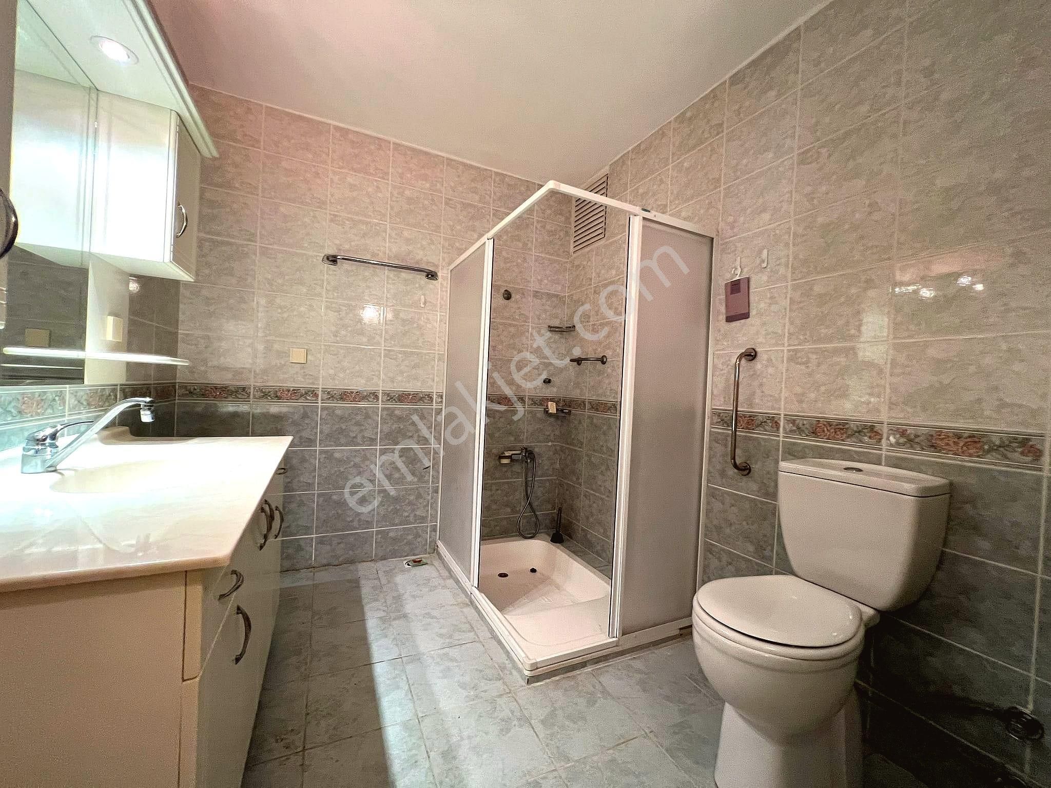 Kuşadası Merkezinde Manzaralı 3+1 Kiralık Daire - Görsel 32