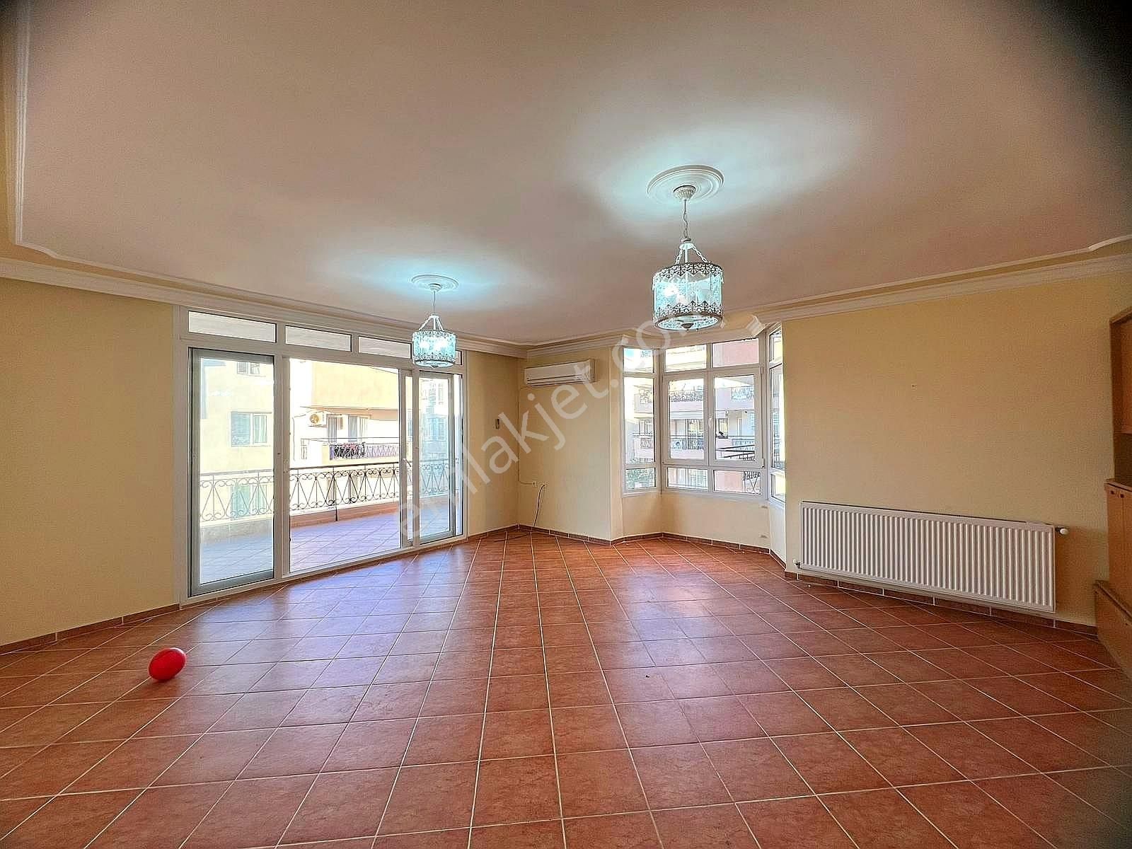 Kuşadası Merkezinde Manzaralı 3+1 Kiralık Daire - Görsel 12