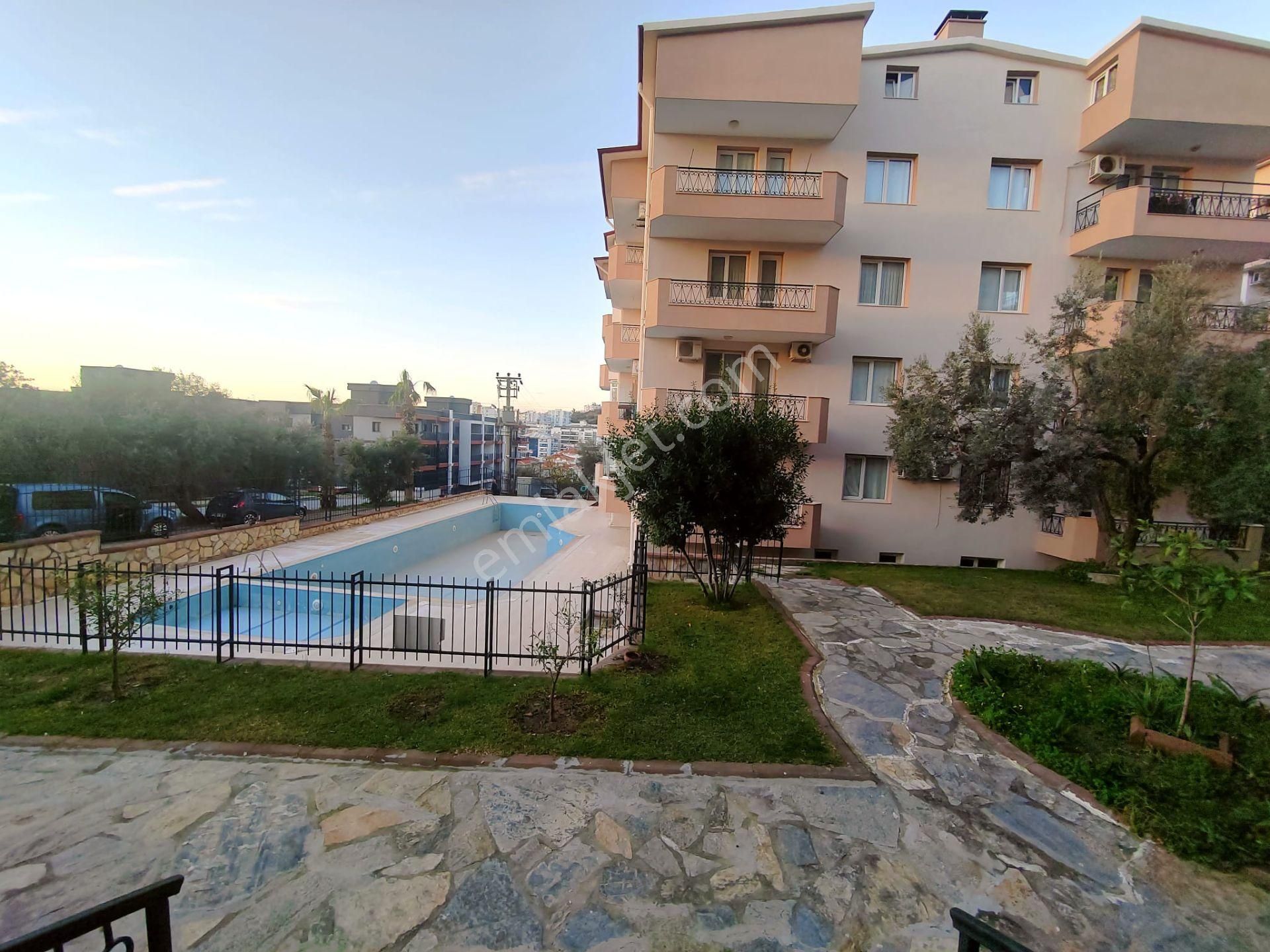 Kuşadası Merkezinde Manzaralı 3+1 Kiralık Daire - Görsel 4
