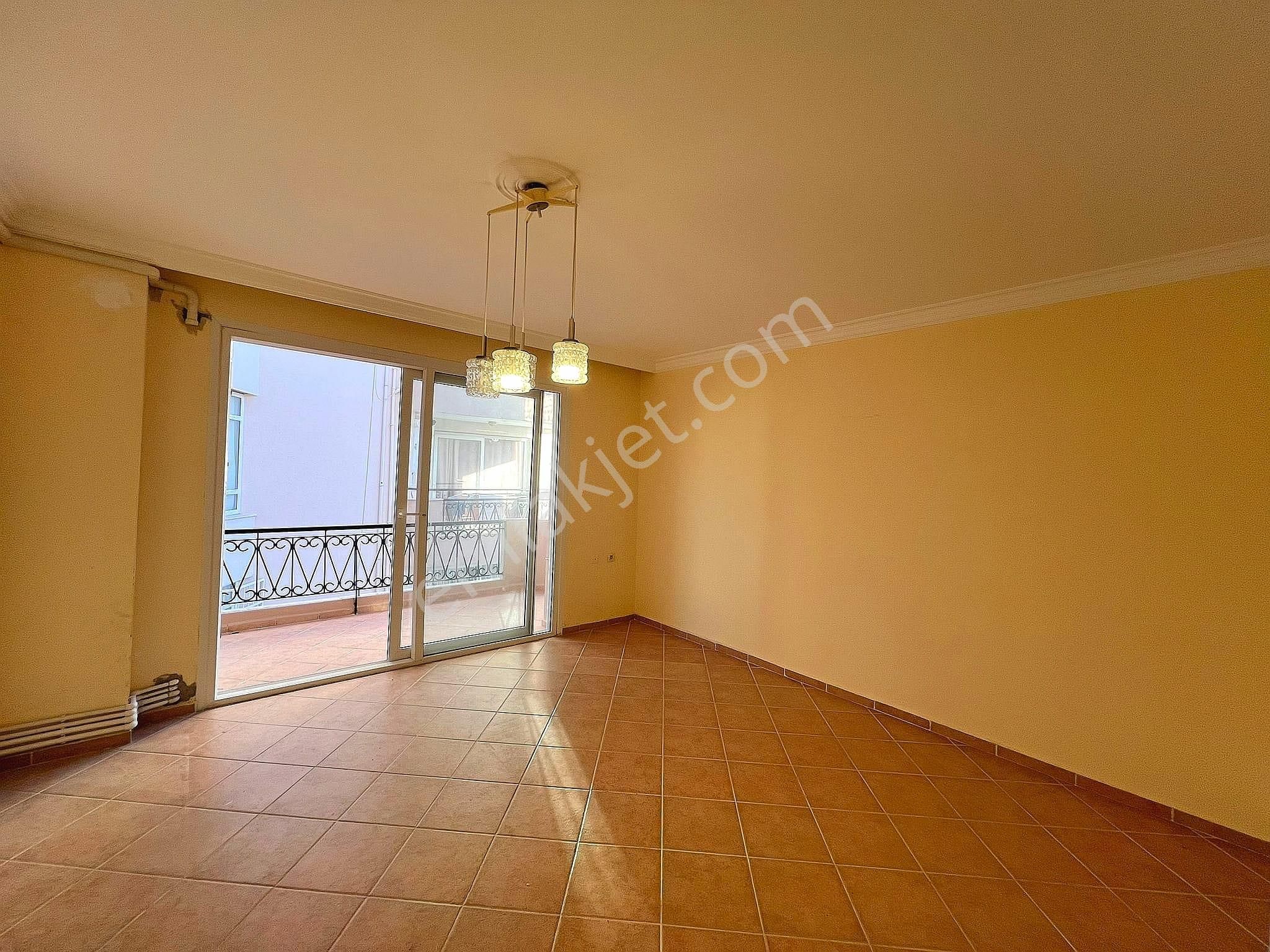 Kuşadası Merkezinde Manzaralı 3+1 Kiralık Daire - Görsel 23