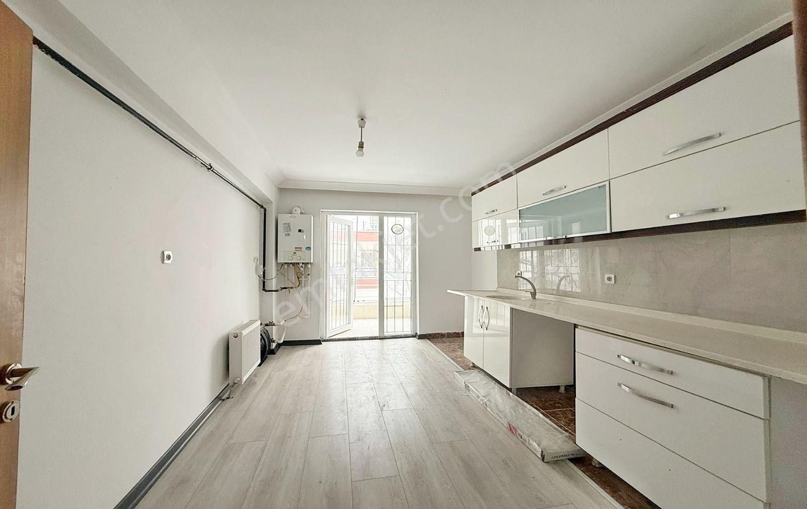 Ufuktepede Kat Konumunda 3+1 Ful Yapılı Yüksek Giriş - Görsel 5