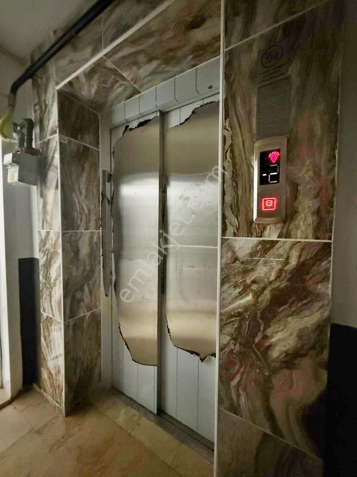 Ufuktepede Kat Konumunda 3+1 Ful Yapılı Yüksek Giriş - Görsel 24