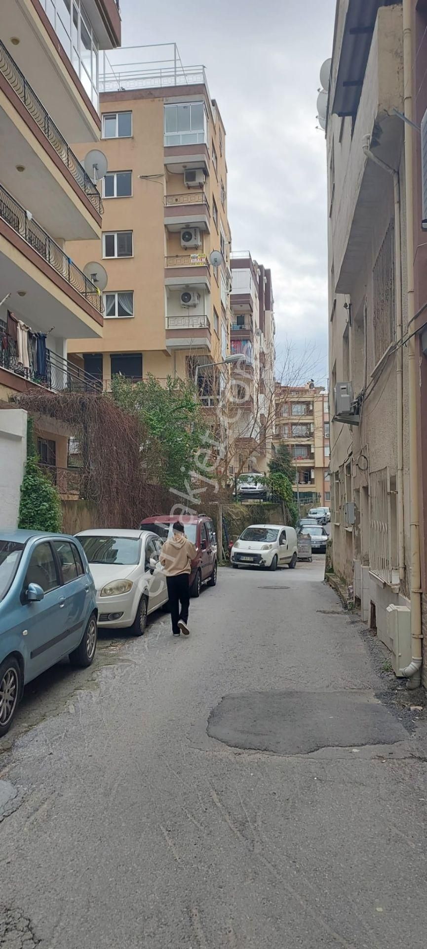 Kuşadası Merkezde Denize Yürüme Mesafesinde Satılık 3+1 Dubleks - Görsel 5