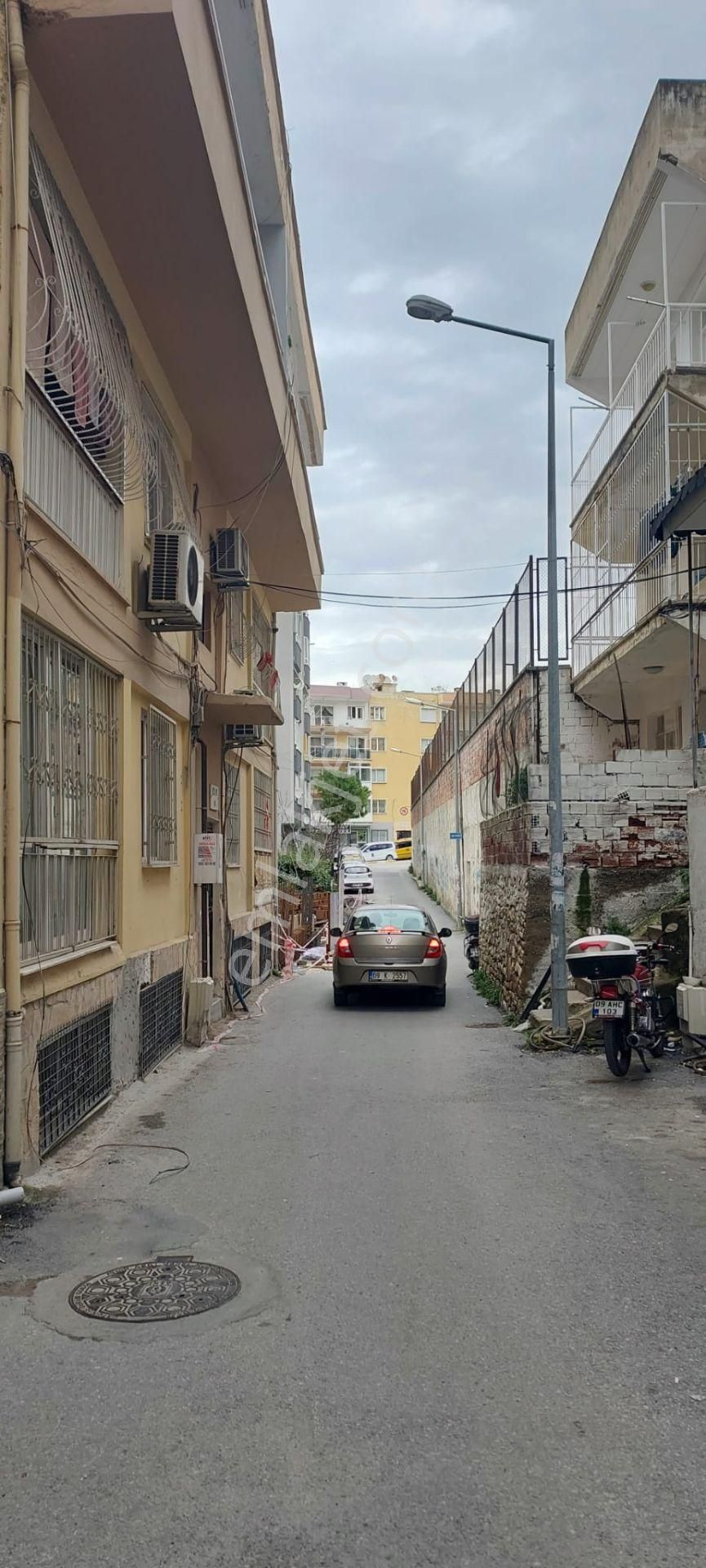 Kuşadası Merkezde Denize Yürüme Mesafesinde Satılık 3+1 Dubleks - Görsel 4