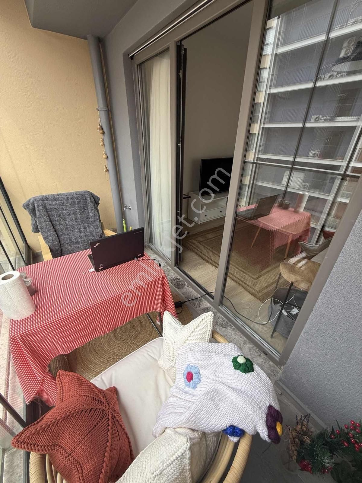 Sur Cadde'de Cadde Cephe 2+1 Katta Full Eşyalı Doğal Gazlı - Görsel 10