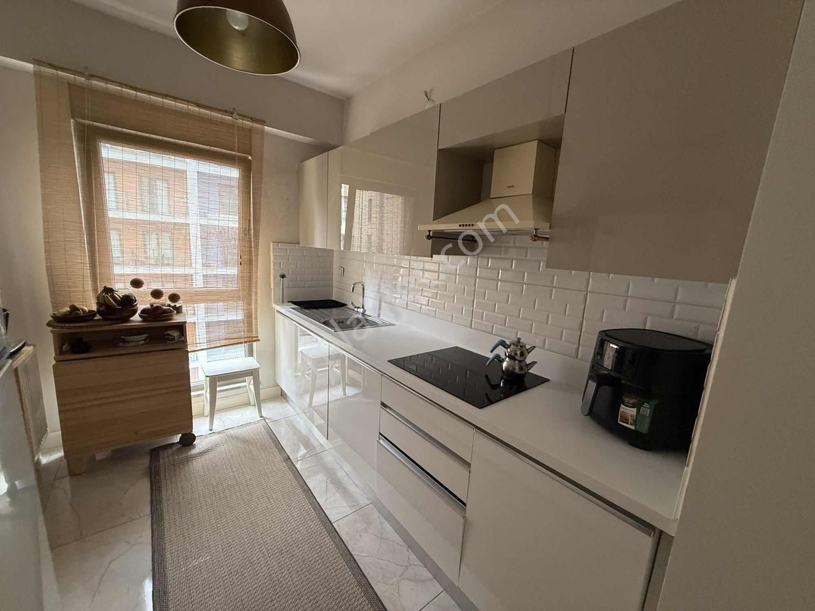 Sur Cadde'de Cadde Cephe 2+1 Katta Full Eşyalı Doğal Gazlı - Görsel 3