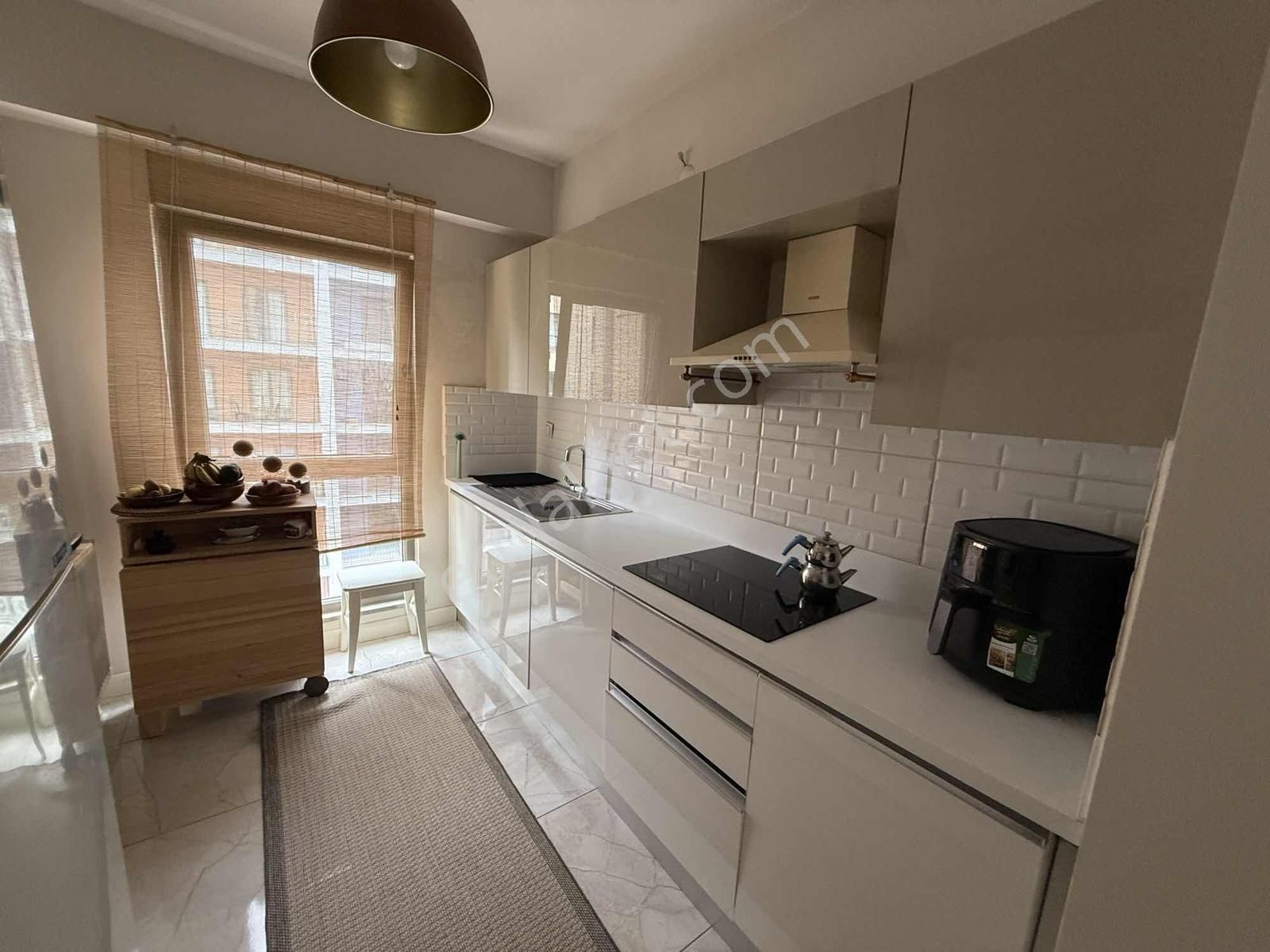 Sur Cadde'de Cadde Cephe 2+1 Katta Full Eşyalı Doğal Gazlı - Görsel 15