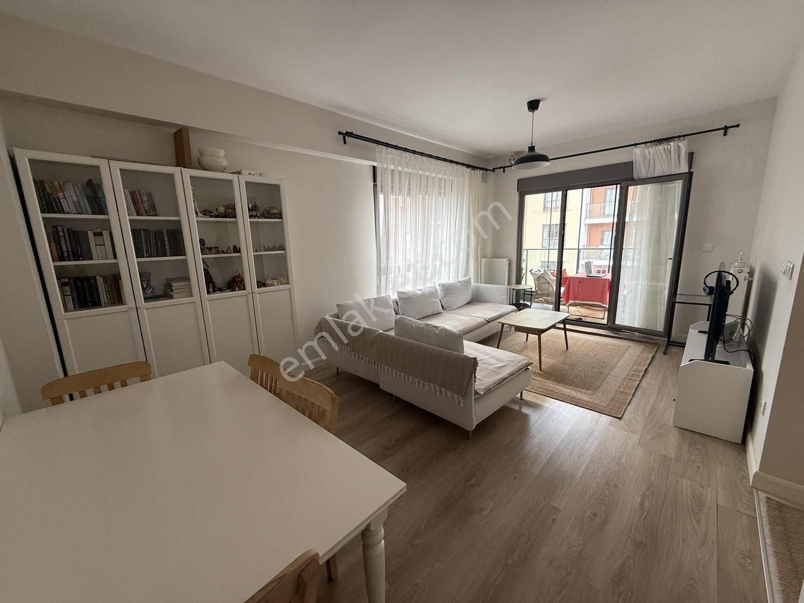 Sur Cadde'de Cadde Cephe 2+1 Katta Full Eşyalı Doğal Gazlı - Görsel 17