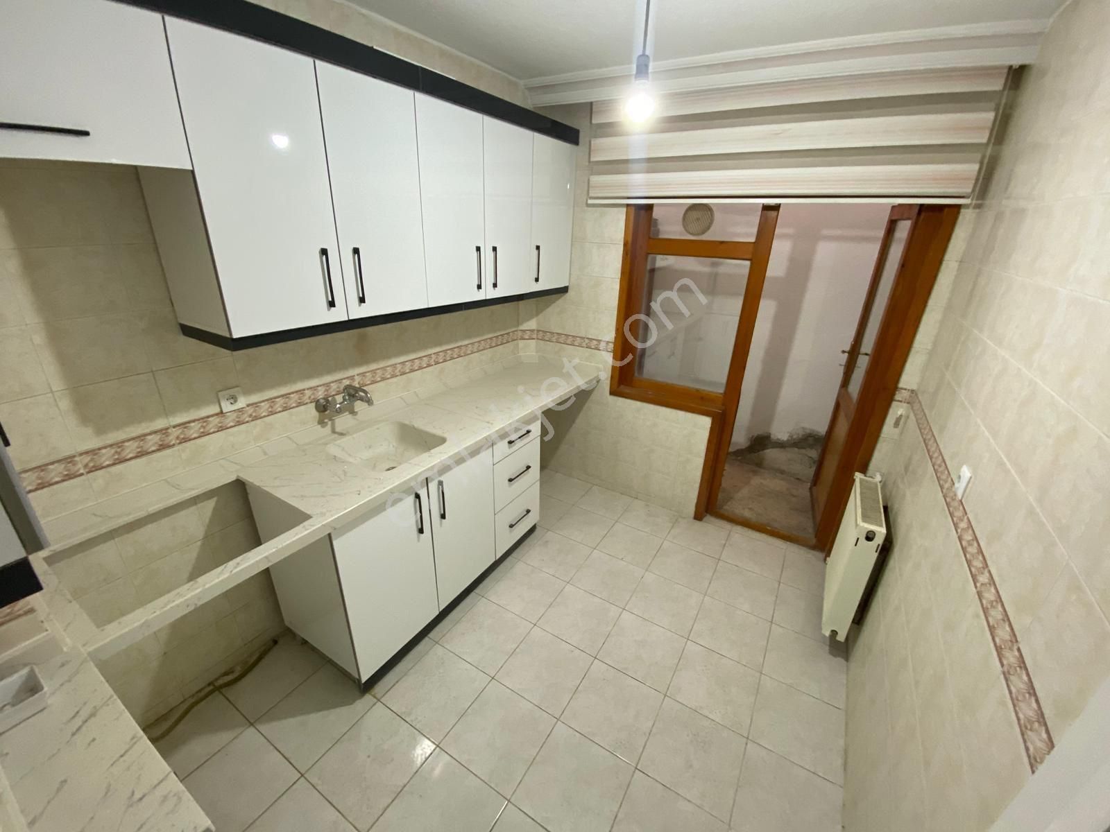 Aşagı Eglencede Kat Konumda 3+1 Yapılı Kot2 - Görsel 7