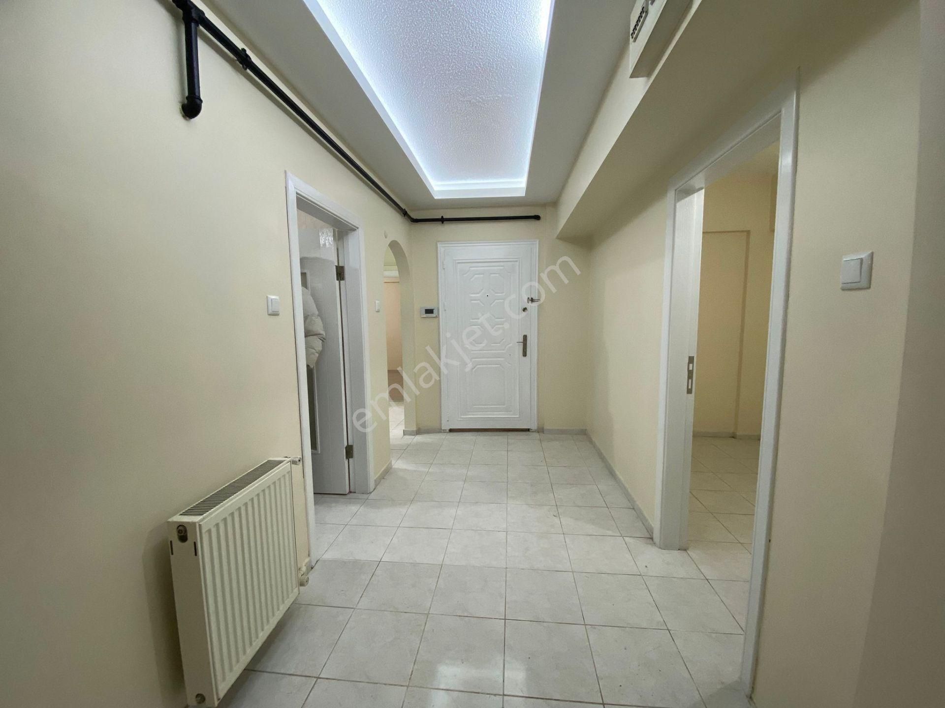 Aşagı Eglencede Kat Konumda 3+1 Yapılı Kot2 - Görsel 15