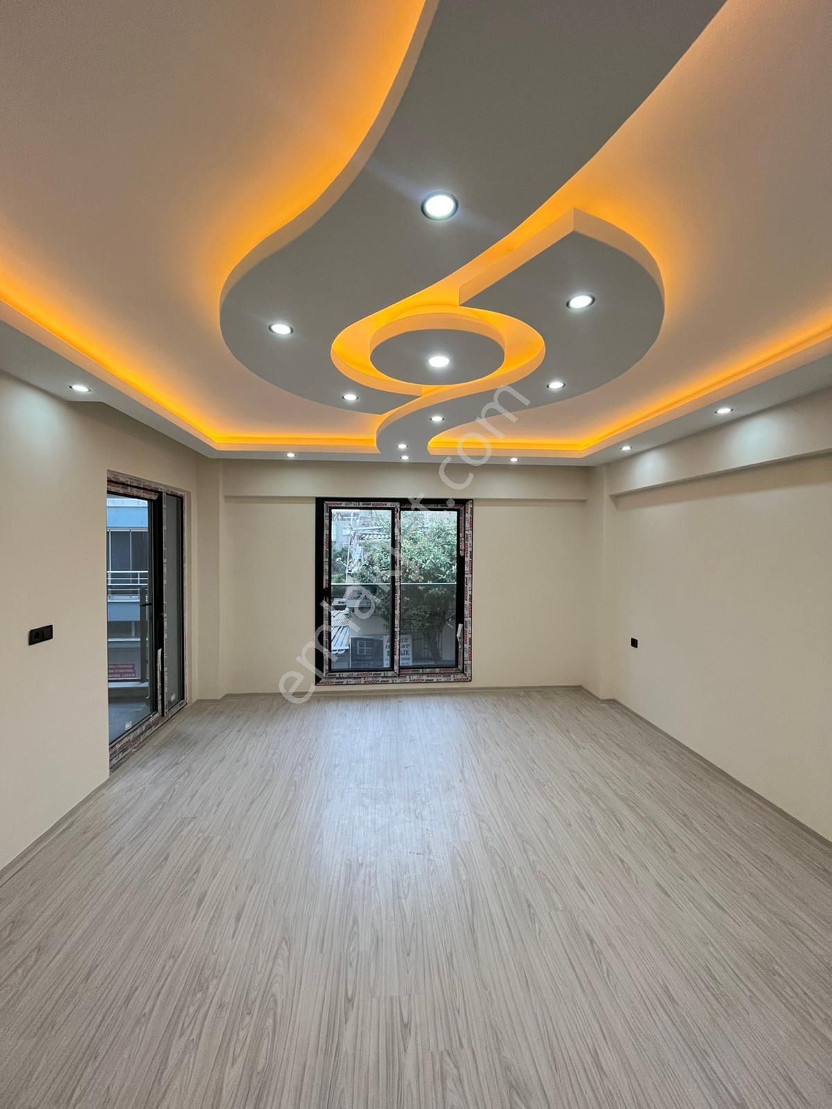 Turan Mahallesi Merkezi Konumda Sıfır Lüks 3+1 Satılık Daire