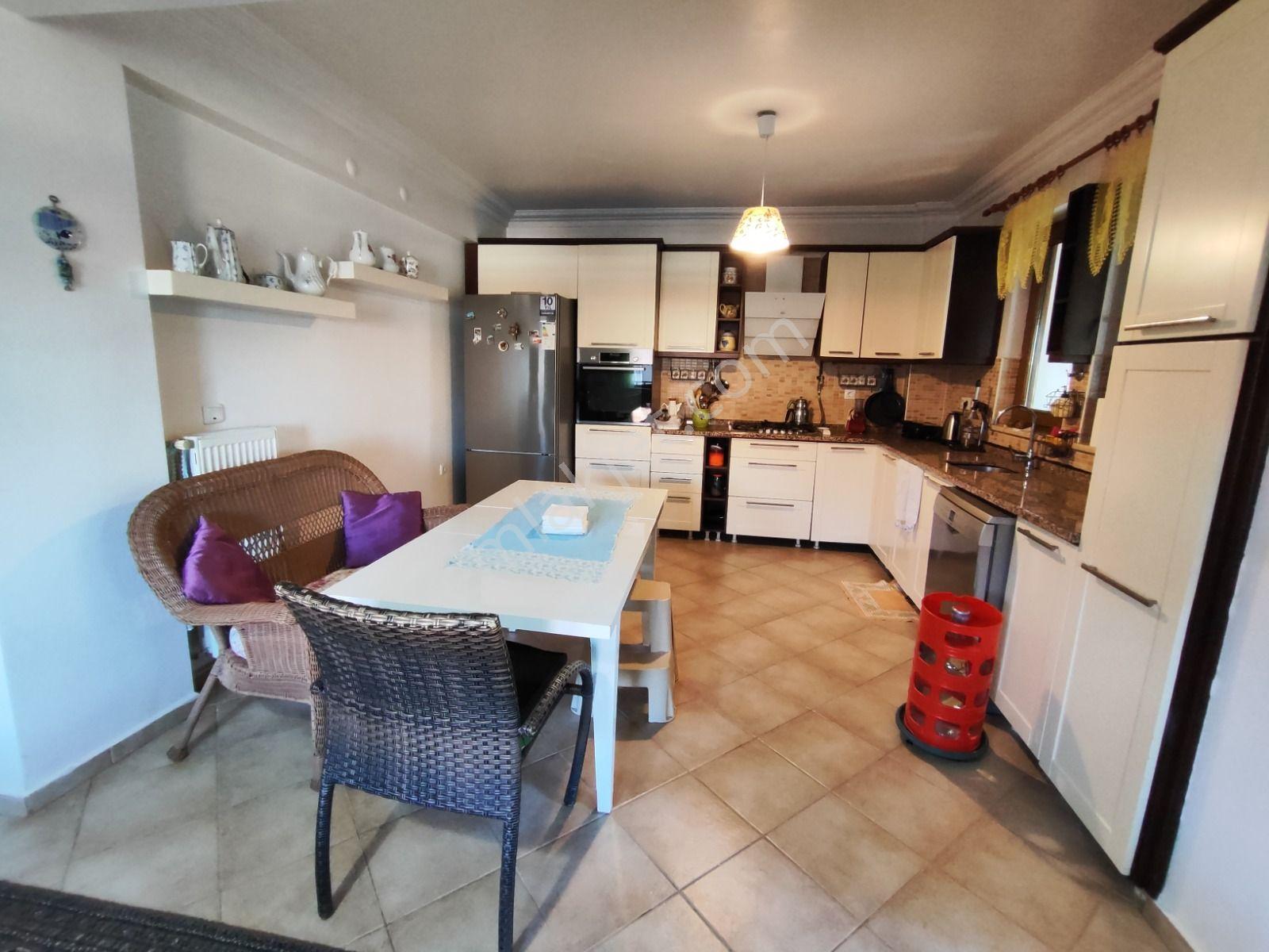 Remax Palastan Başiskele Ünikent Karşıyaka Evleri 6+1 Satılık - Görsel 7