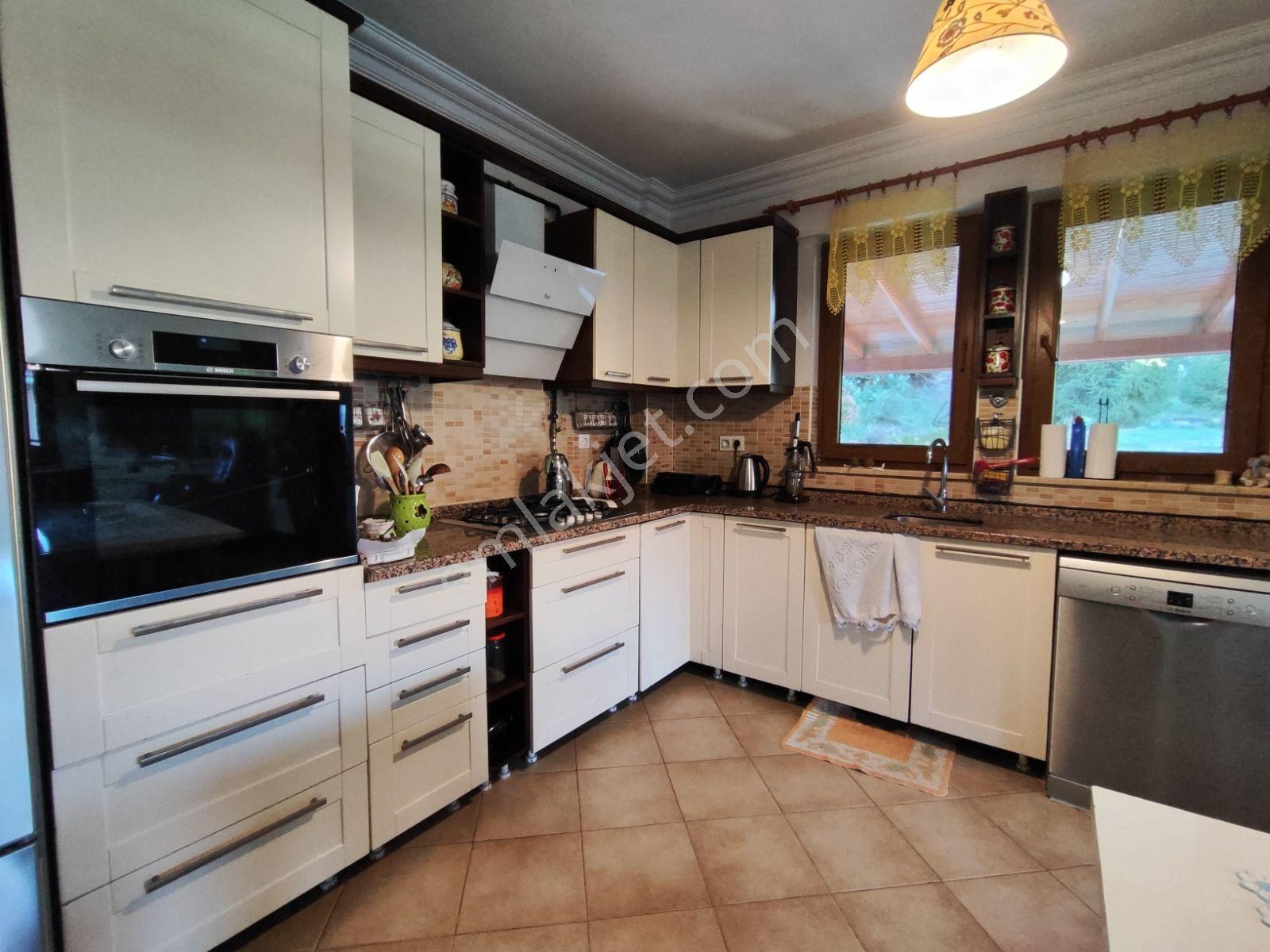 Remax Palastan Başiskele Ünikent Karşıyaka Evleri 6+1 Satılık - Görsel 8