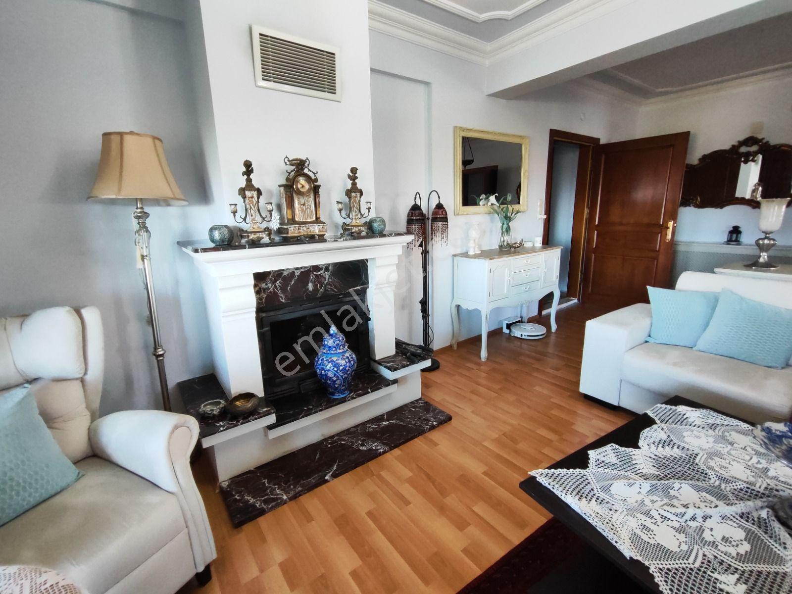 Remax Palastan Başiskele Ünikent Karşıyaka Evleri 6+1 Satılık - Görsel 3