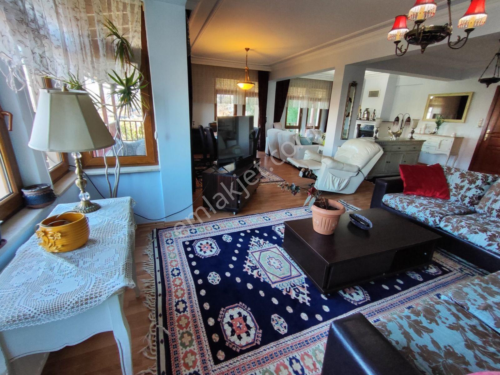 Remax Palastan Başiskele Ünikent Karşıyaka Evleri 6+1 Satılık - Görsel 5