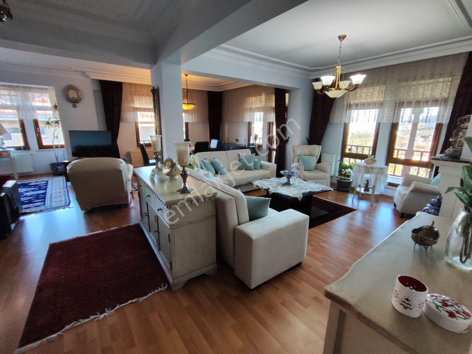 Remax Palastan Başiskele Ünikent Karşıyaka Evleri 6+1 Satılık - Görsel 2