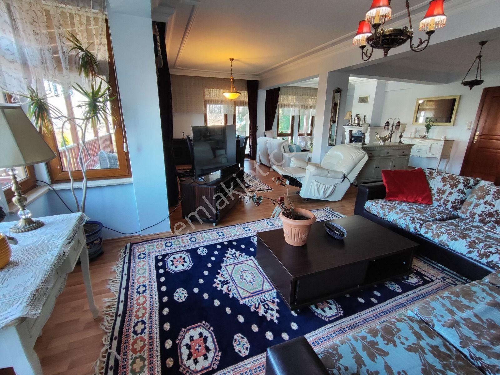 Remax Palastan Başiskele Ünikent Karşıyaka Evleri 6+1 Satılık - Görsel 4