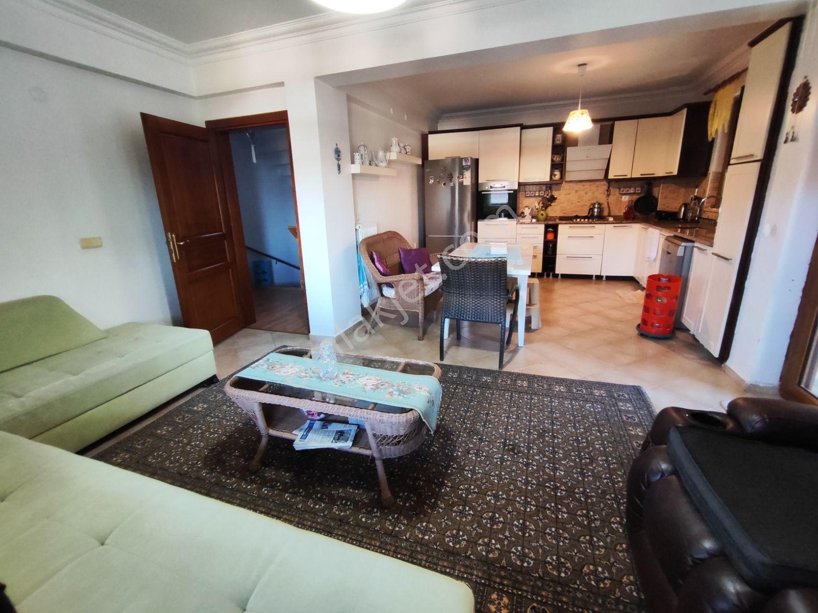 Remax Palastan Başiskele Ünikent Karşıyaka Evleri 6+1 Satılık - Görsel 9