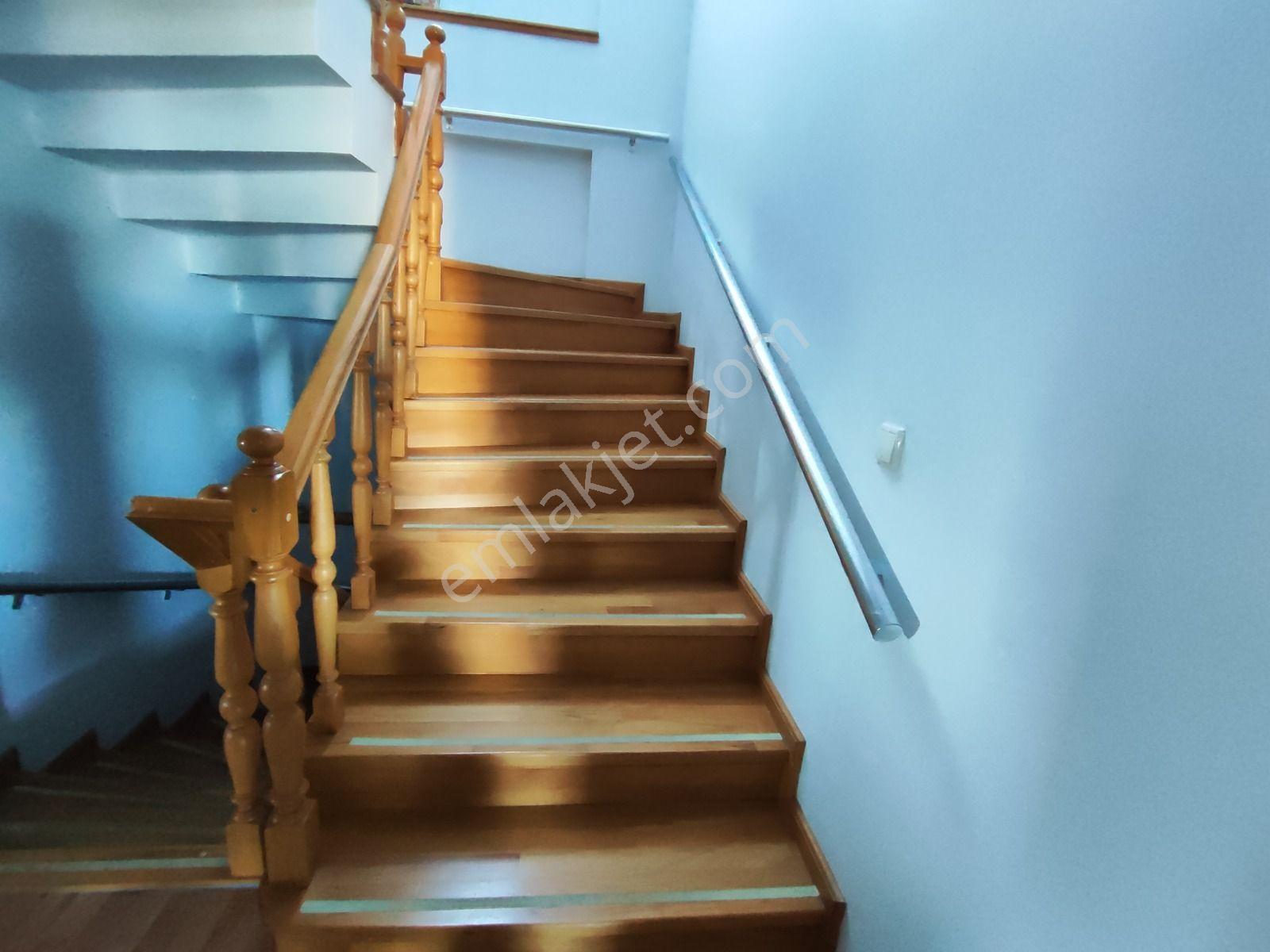Remax Palastan Başiskele Ünikent Karşıyaka Evleri 6+1 Satılık - Görsel 10