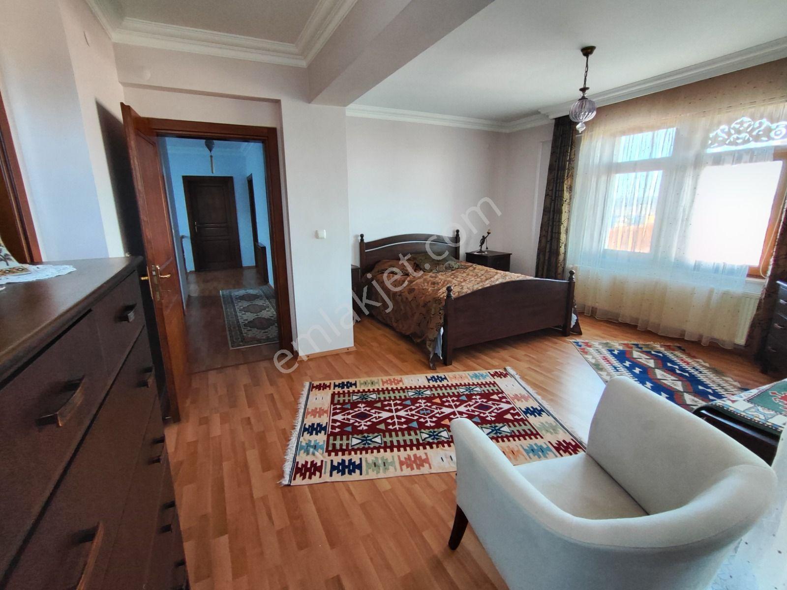 Remax Palastan Başiskele Ünikent Karşıyaka Evleri 6+1 Satılık - Görsel 14