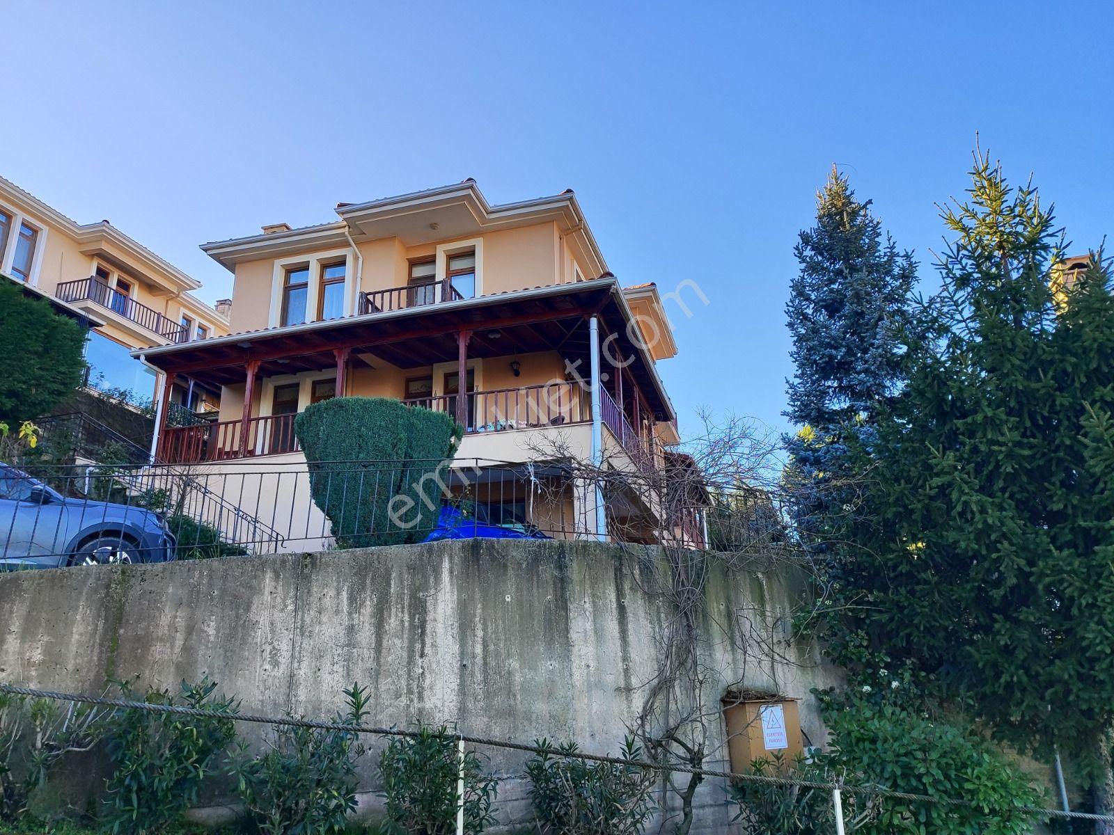 Remax Palastan Başiskele Ünikent Karşıyaka Evleri 6+1 Satılık - Görsel 33